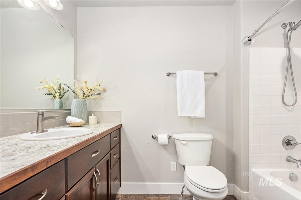 6177 E Canyon Crossing Dr, Nampa, Idaho 83687, 4 Bedrooms, 3 Bathrooms, Residential For Sale, Price $580,000,MLS 98974236