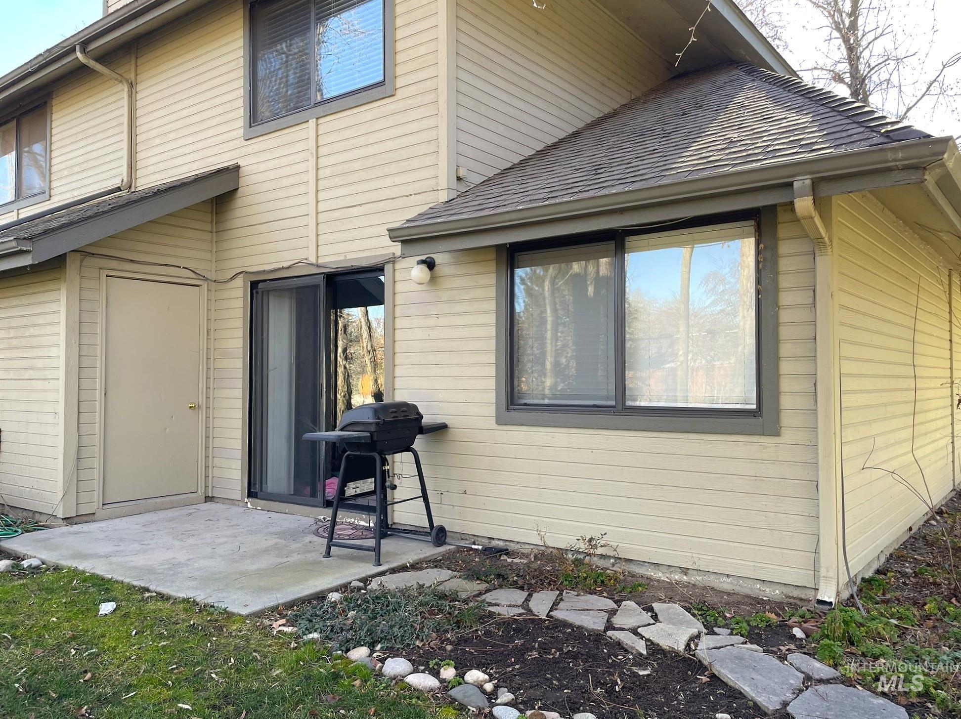 3585 S Gekeler Ln #121, Boise, Idaho 83706, 3 Bedrooms, 2 Bathrooms, Residential Income For Sale, Price $360,000,MLS 98974237