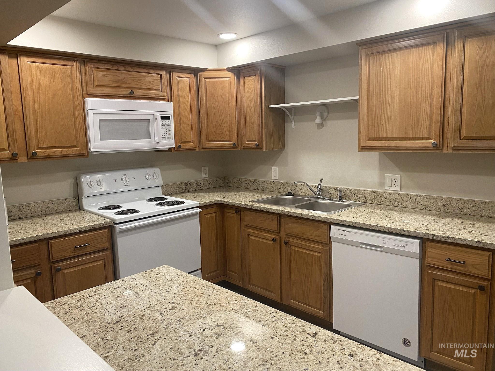 3585 S Gekeler Ln #121, Boise, Idaho 83706, 3 Bedrooms, 2 Bathrooms, Residential Income For Sale, Price $360,000,MLS 98974237