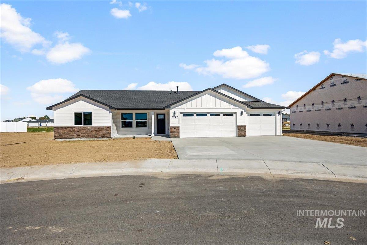 2186 Austin, Fruitland, Idaho 83619, 4 Bedrooms, 2 Bathrooms, Residential For Sale, Price $440,000,MLS 98974238