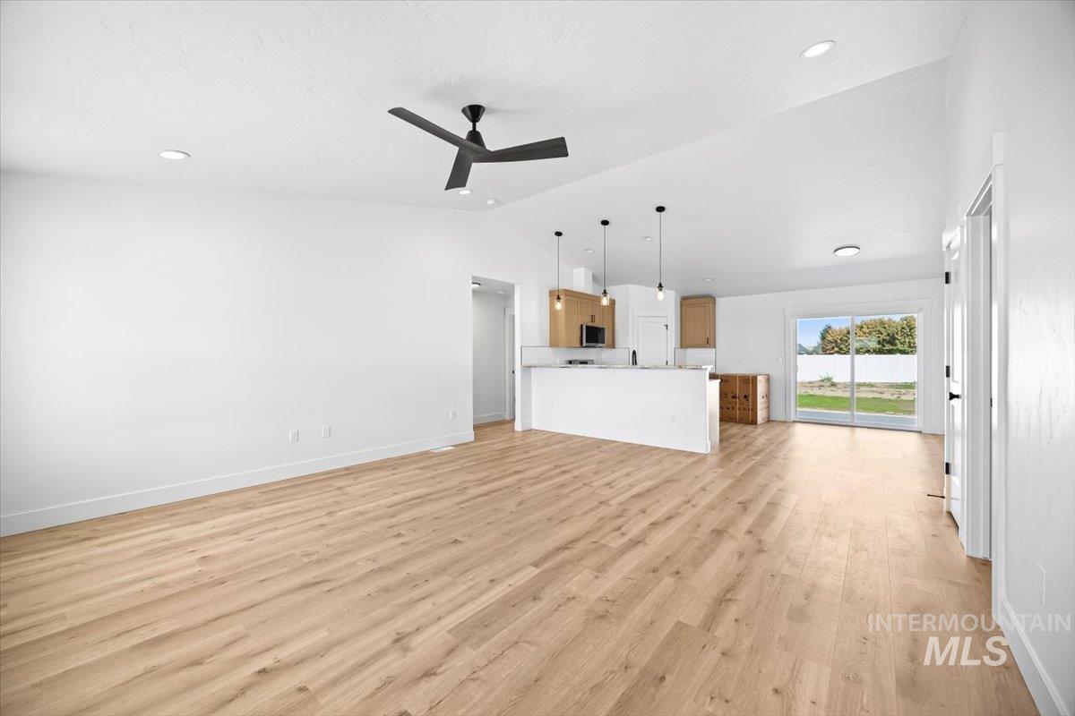 2186 Austin, Fruitland, Idaho 83619, 4 Bedrooms, 2 Bathrooms, Residential For Sale, Price $440,000,MLS 98974238