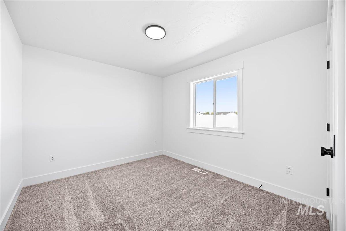 2186 Austin, Fruitland, Idaho 83619, 4 Bedrooms, 2 Bathrooms, Residential For Sale, Price $440,000,MLS 98974238