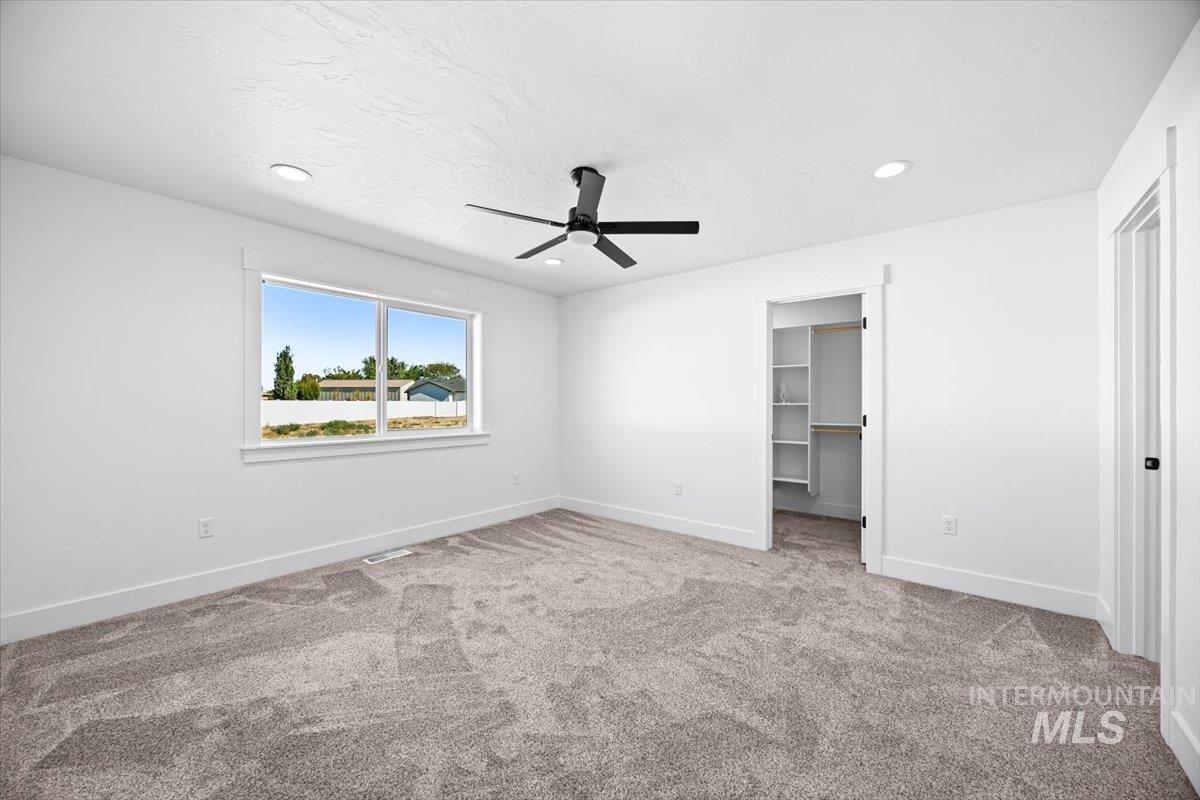 2186 Austin, Fruitland, Idaho 83619, 4 Bedrooms, 2 Bathrooms, Residential For Sale, Price $440,000,MLS 98974238