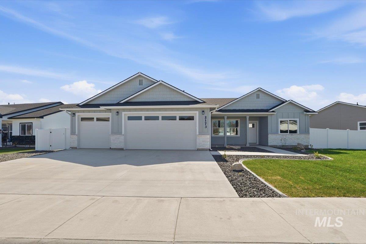 2173 Austin Way, Fruitland, Idaho 83619, 3 Bedrooms, 2 Bathrooms, Residential For Sale, Price $419,000,MLS 98974239