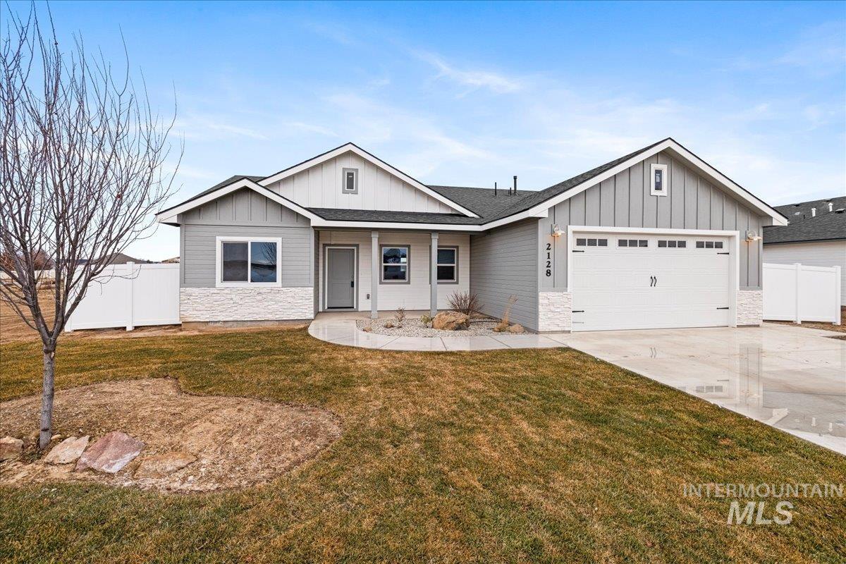 2173 Austin Way, Fruitland, Idaho 83619, 3 Bedrooms, 2 Bathrooms, Residential For Sale, Price $450,000,MLS 98974239