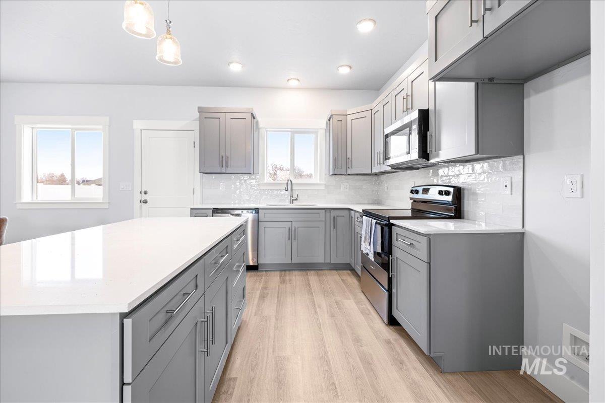 2173 Austin Way, Fruitland, Idaho 83619, 3 Bedrooms, 2 Bathrooms, Residential For Sale, Price $450,000,MLS 98974239