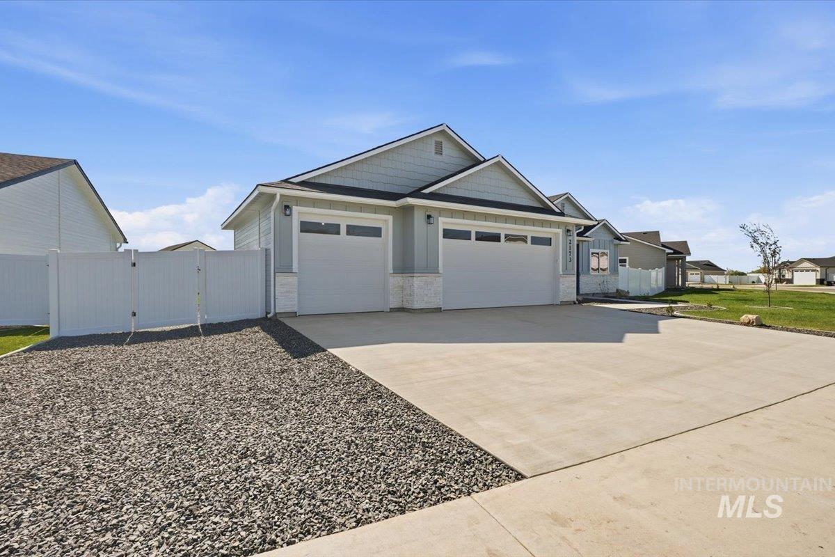 2173 Austin Way, Fruitland, Idaho 83619, 3 Bedrooms, 2 Bathrooms, Residential For Sale, Price $419,000,MLS 98974239