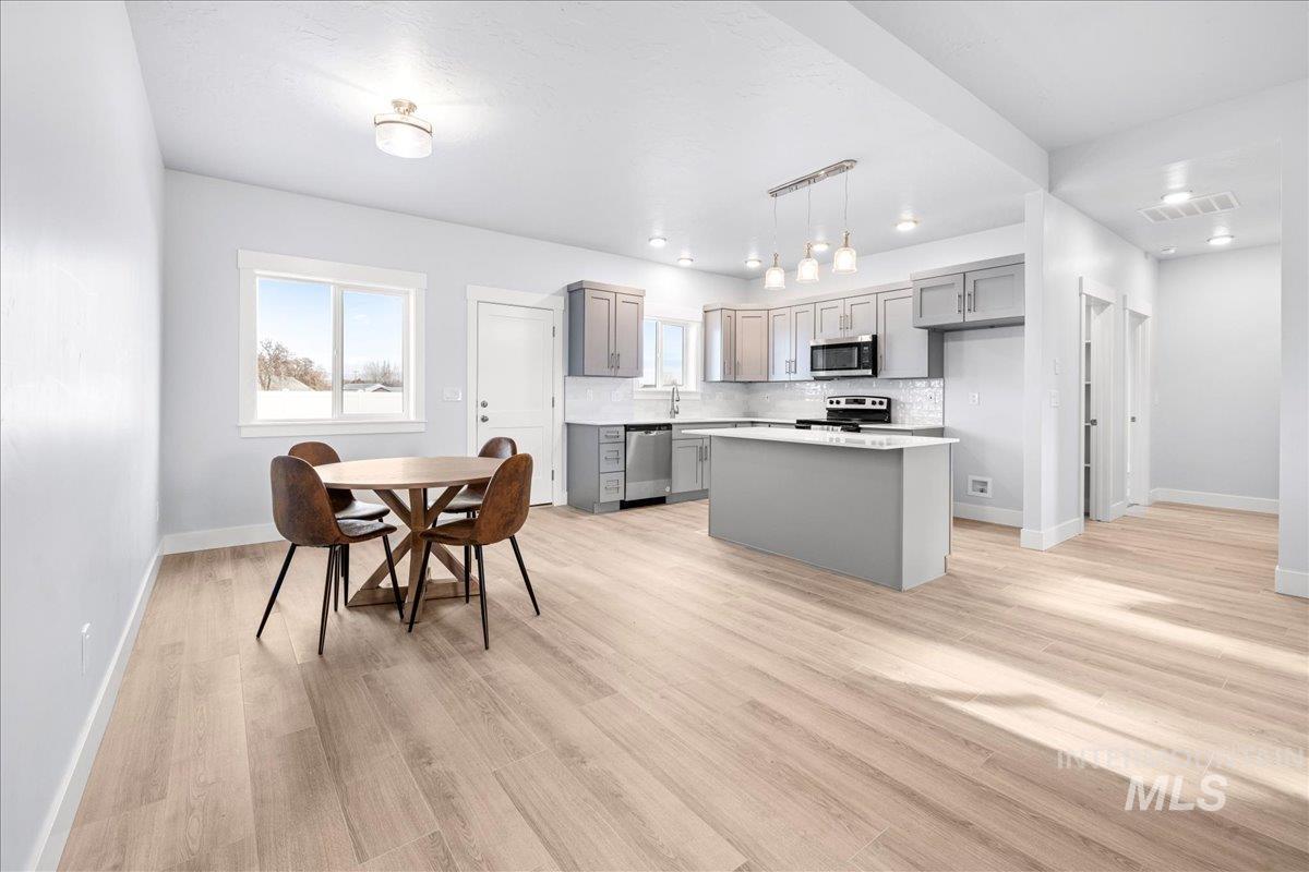 2173 Austin Way, Fruitland, Idaho 83619, 3 Bedrooms, 2 Bathrooms, Residential For Sale, Price $450,000,MLS 98974239