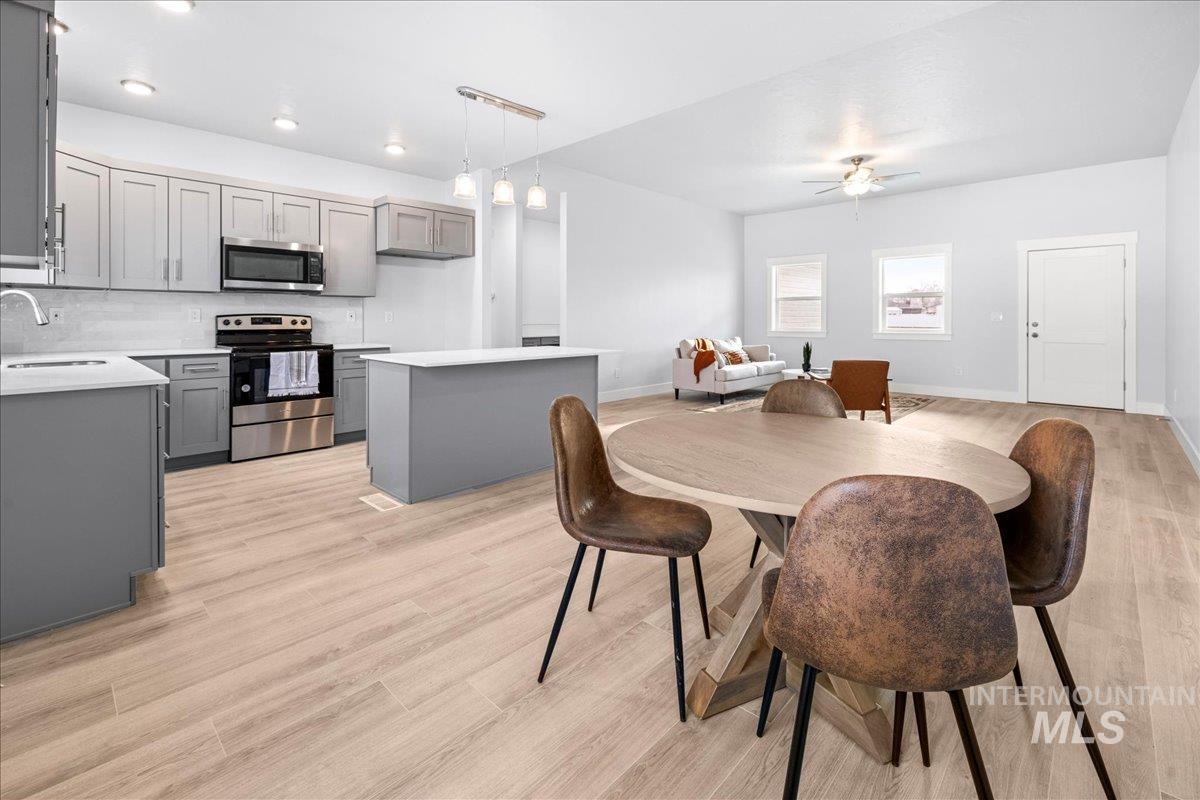 2173 Austin Way, Fruitland, Idaho 83619, 3 Bedrooms, 2 Bathrooms, Residential For Sale, Price $450,000,MLS 98974239