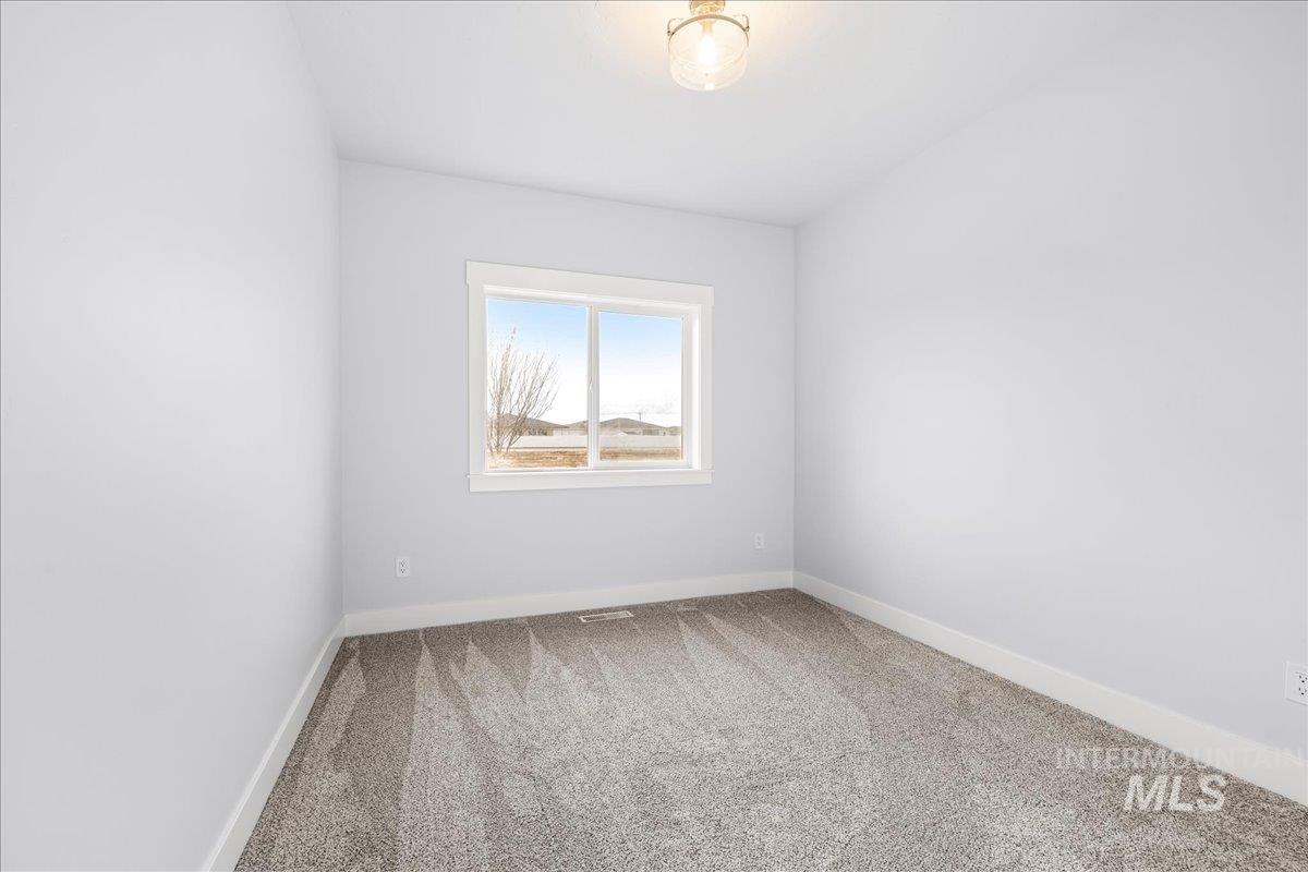 2173 Austin Way, Fruitland, Idaho 83619, 3 Bedrooms, 2 Bathrooms, Residential For Sale, Price $450,000,MLS 98974239