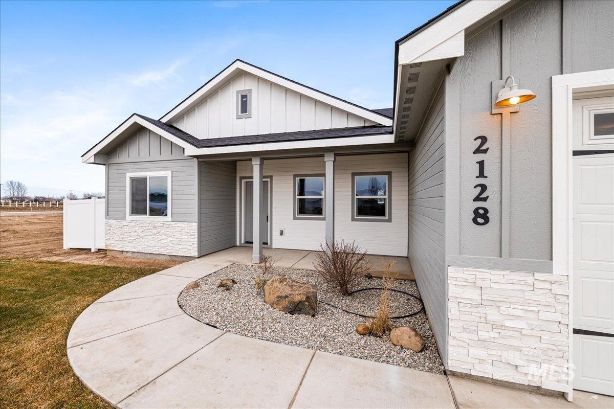 2173 Austin Way, Fruitland, Idaho 83619, 3 Bedrooms, 2 Bathrooms, Residential For Sale, Price $450,000,MLS 98974239