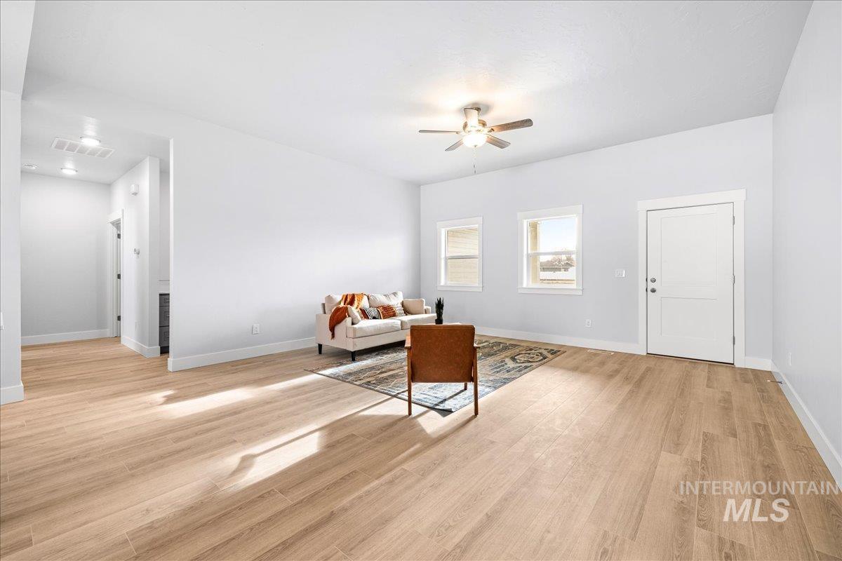 2173 Austin Way, Fruitland, Idaho 83619, 3 Bedrooms, 2 Bathrooms, Residential For Sale, Price $450,000,MLS 98974239