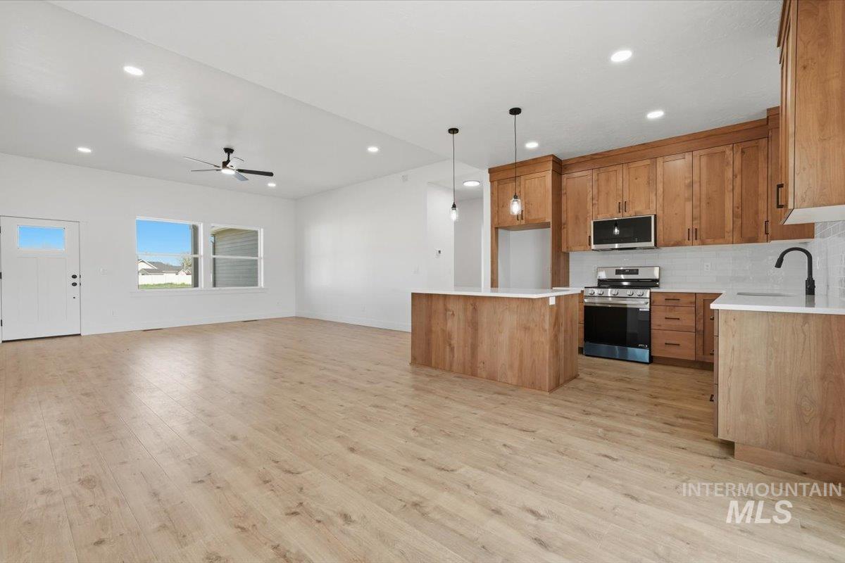 2173 Austin Way, Fruitland, Idaho 83619, 3 Bedrooms, 2 Bathrooms, Residential For Sale, Price $419,000,MLS 98974239