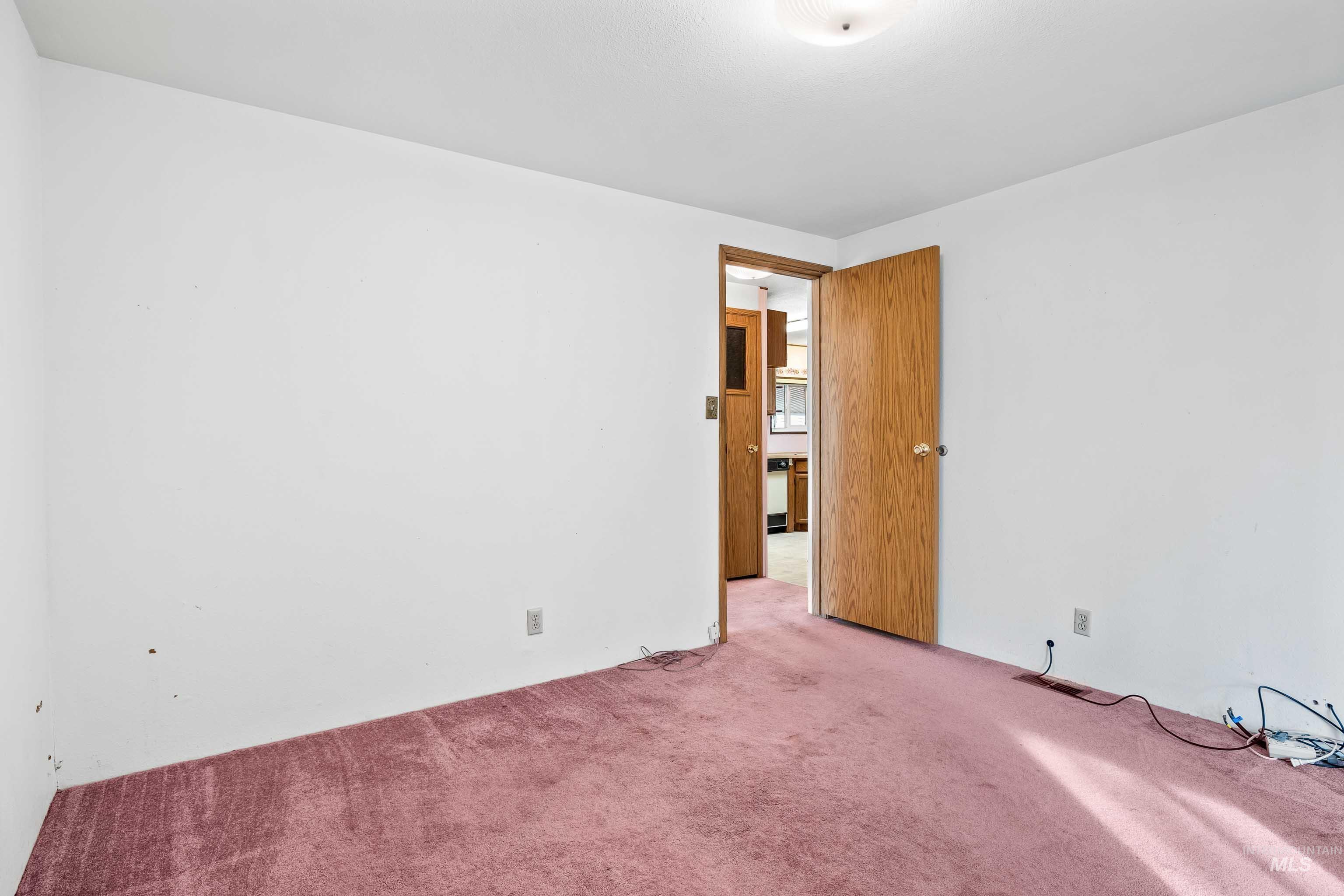 419 Fruitland Avenue, Buhl, Idaho 83316, 3 Bedrooms, 2 Bathrooms, Residential For Sale, Price $59,900,MLS 98974241