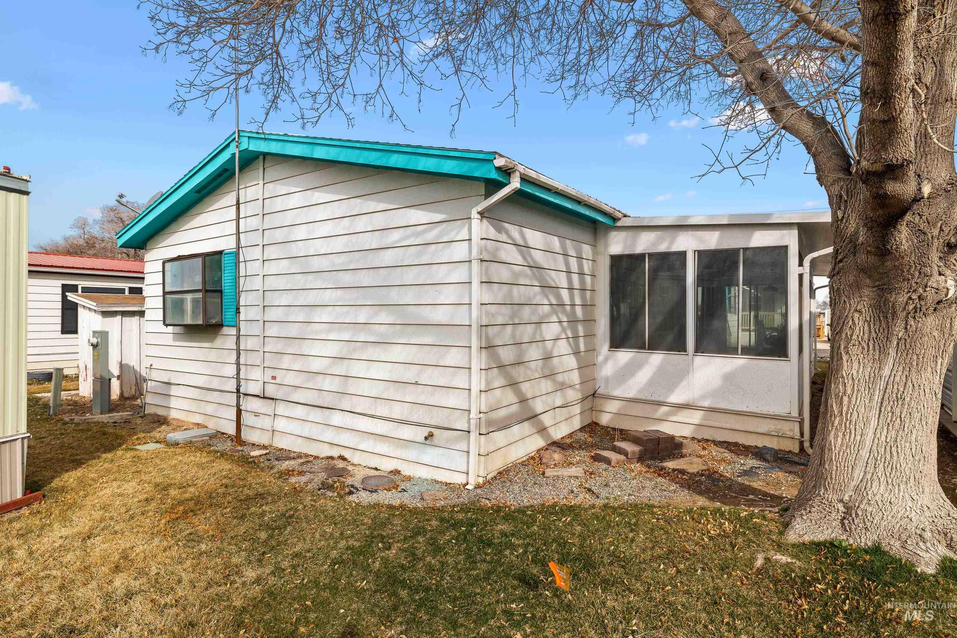 419 Fruitland Avenue, Buhl, Idaho 83316, 3 Bedrooms, 2 Bathrooms, Residential For Sale, Price $59,900,MLS 98974241