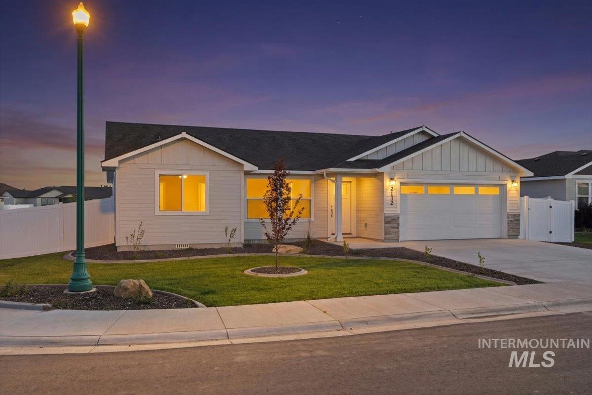 2132 Justine ct., Fruitland, Idaho 83619, 3 Bedrooms, 2 Bathrooms, Residential For Sale, Price $400,000, 98974242