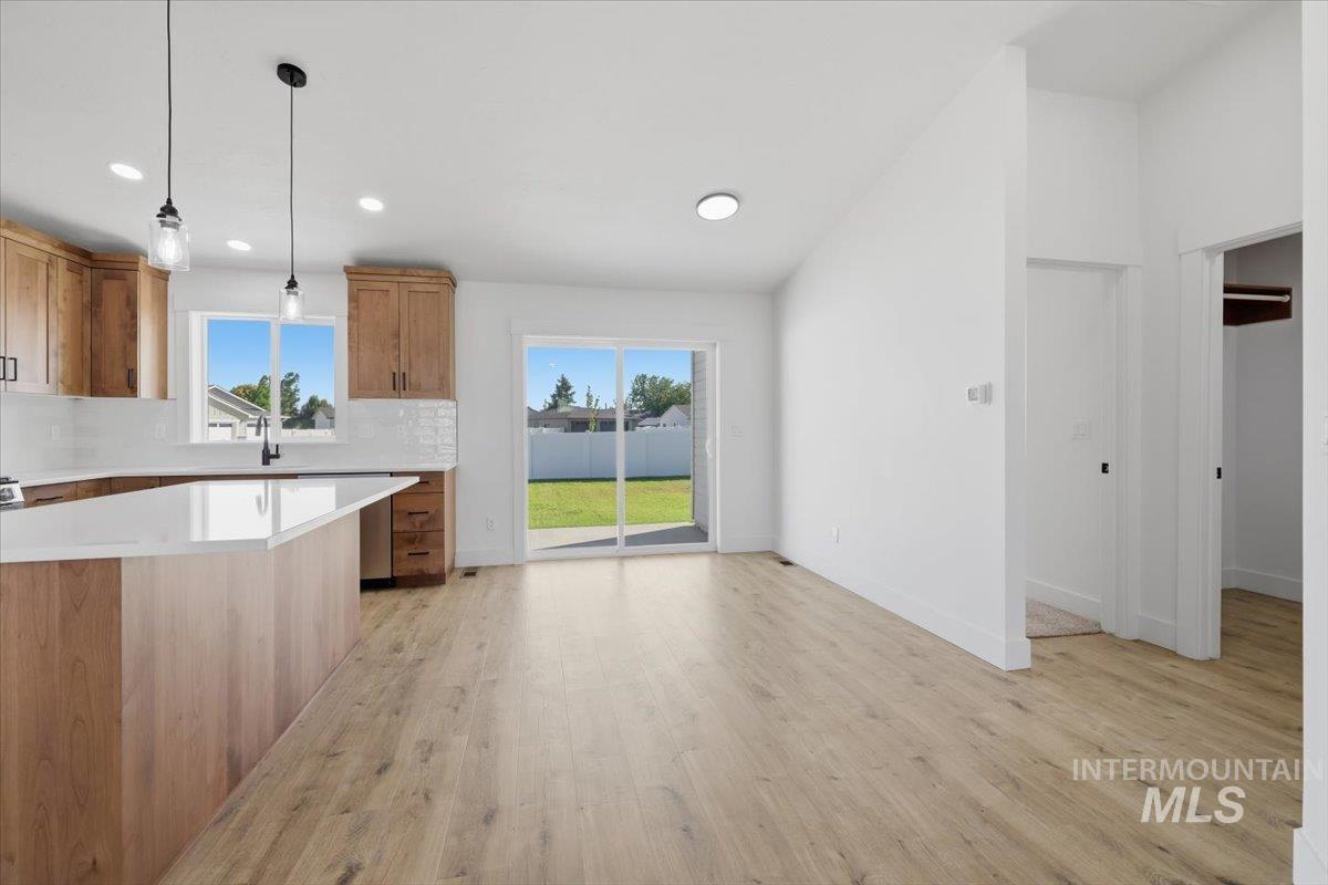 2132 Justine ct., Fruitland, Idaho 83619, 3 Bedrooms, 2 Bathrooms, Residential For Sale, Price $400,000, 98974242