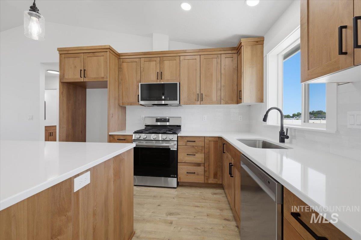 2132 Justine ct., Fruitland, Idaho 83619, 3 Bedrooms, 2 Bathrooms, Residential For Sale, Price $400,000, 98974242