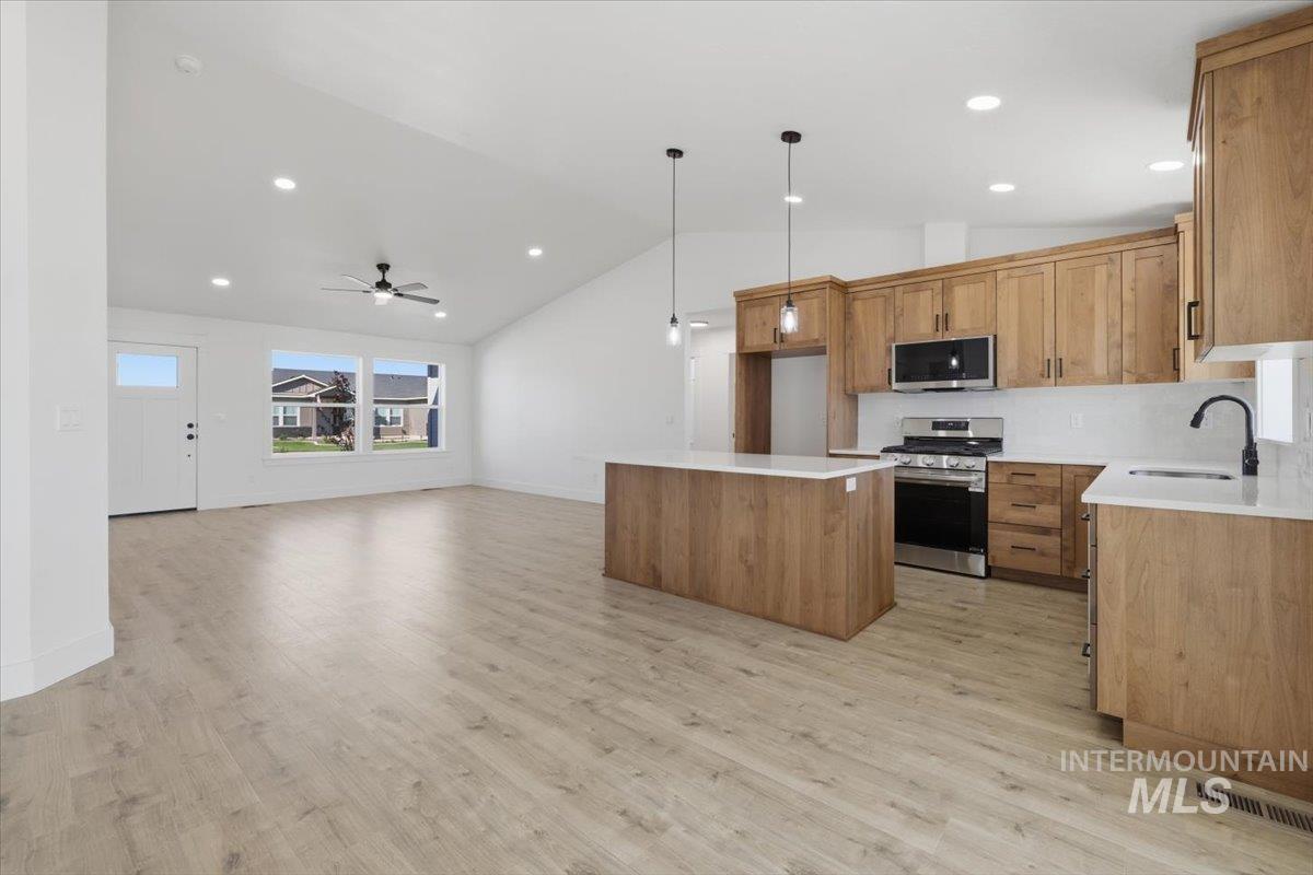 2132 Justine ct., Fruitland, Idaho 83619, 3 Bedrooms, 2 Bathrooms, Residential For Sale, Price $400,000, 98974242