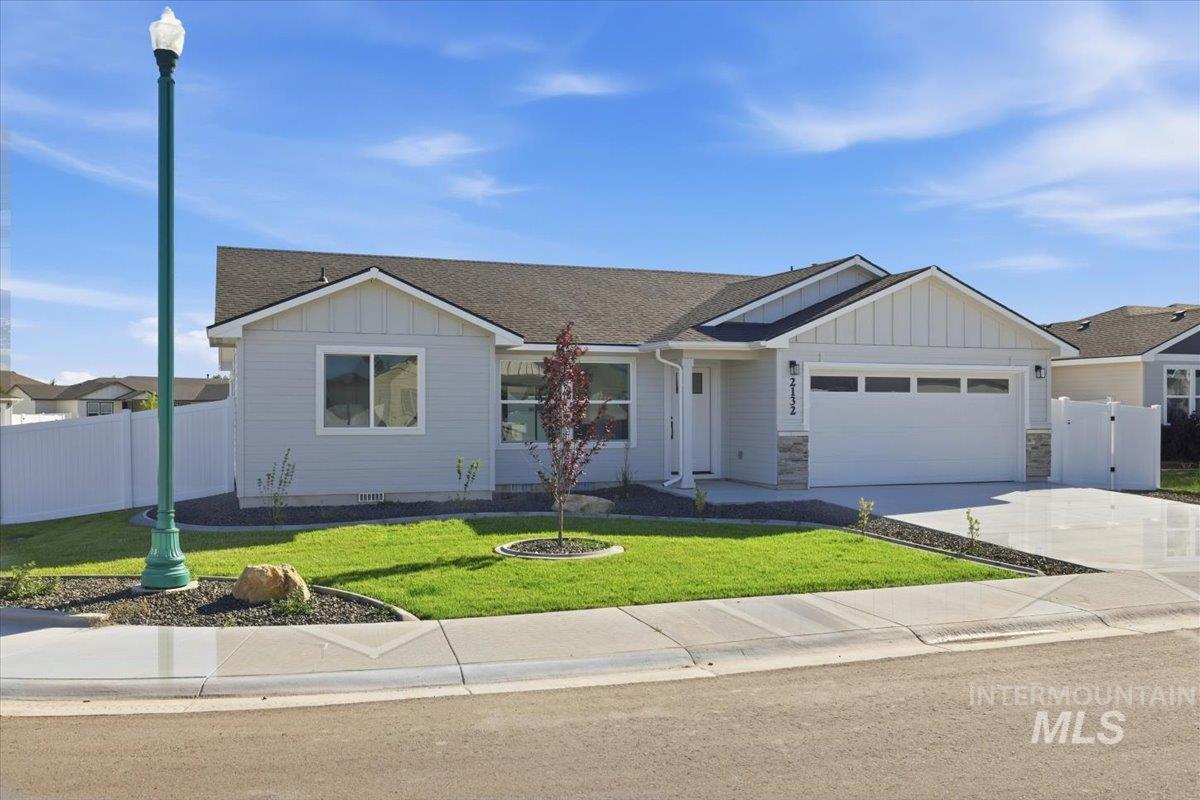 2132 Justine ct., Fruitland, Idaho 83619, 3 Bedrooms, 2 Bathrooms, Residential For Sale, Price $400,000, 98974242