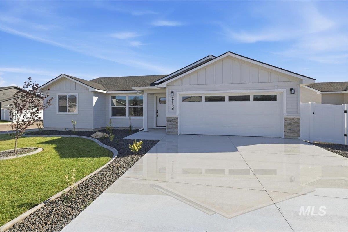 2132 Justine ct., Fruitland, Idaho 83619, 3 Bedrooms, 2 Bathrooms, Residential For Sale, Price $400,000, 98974242