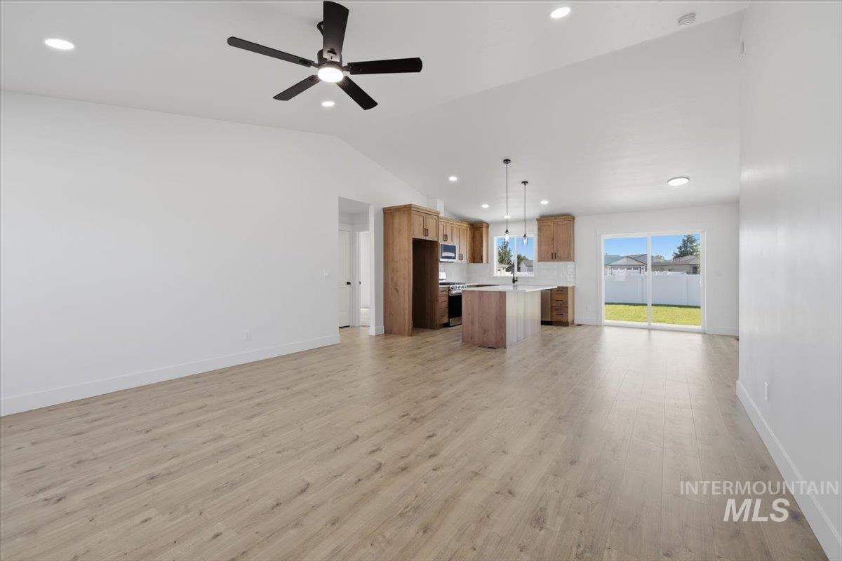 2132 Justine ct., Fruitland, Idaho 83619, 3 Bedrooms, 2 Bathrooms, Residential For Sale, Price $400,000, 98974242