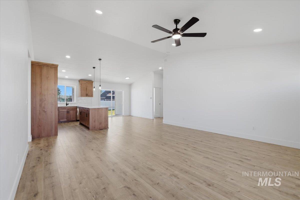 2132 Justine ct., Fruitland, Idaho 83619, 3 Bedrooms, 2 Bathrooms, Residential For Sale, Price $400,000, 98974242