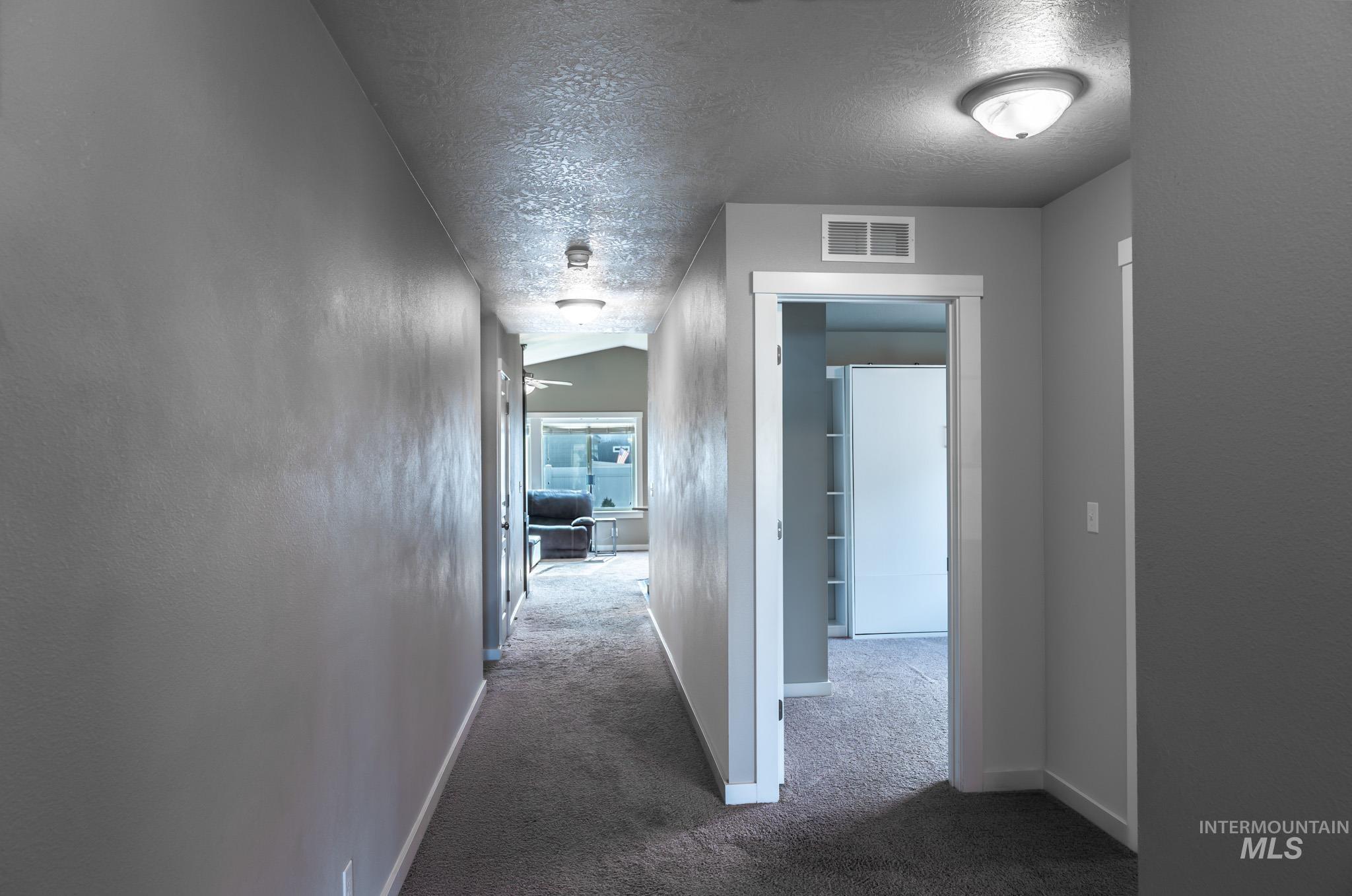 352 Syringa Springs Dr., Fruitland, Idaho 83619-0000, 3 Bedrooms, 2 Bathrooms, Residential For Sale, Price $369,999,MLS 98974244