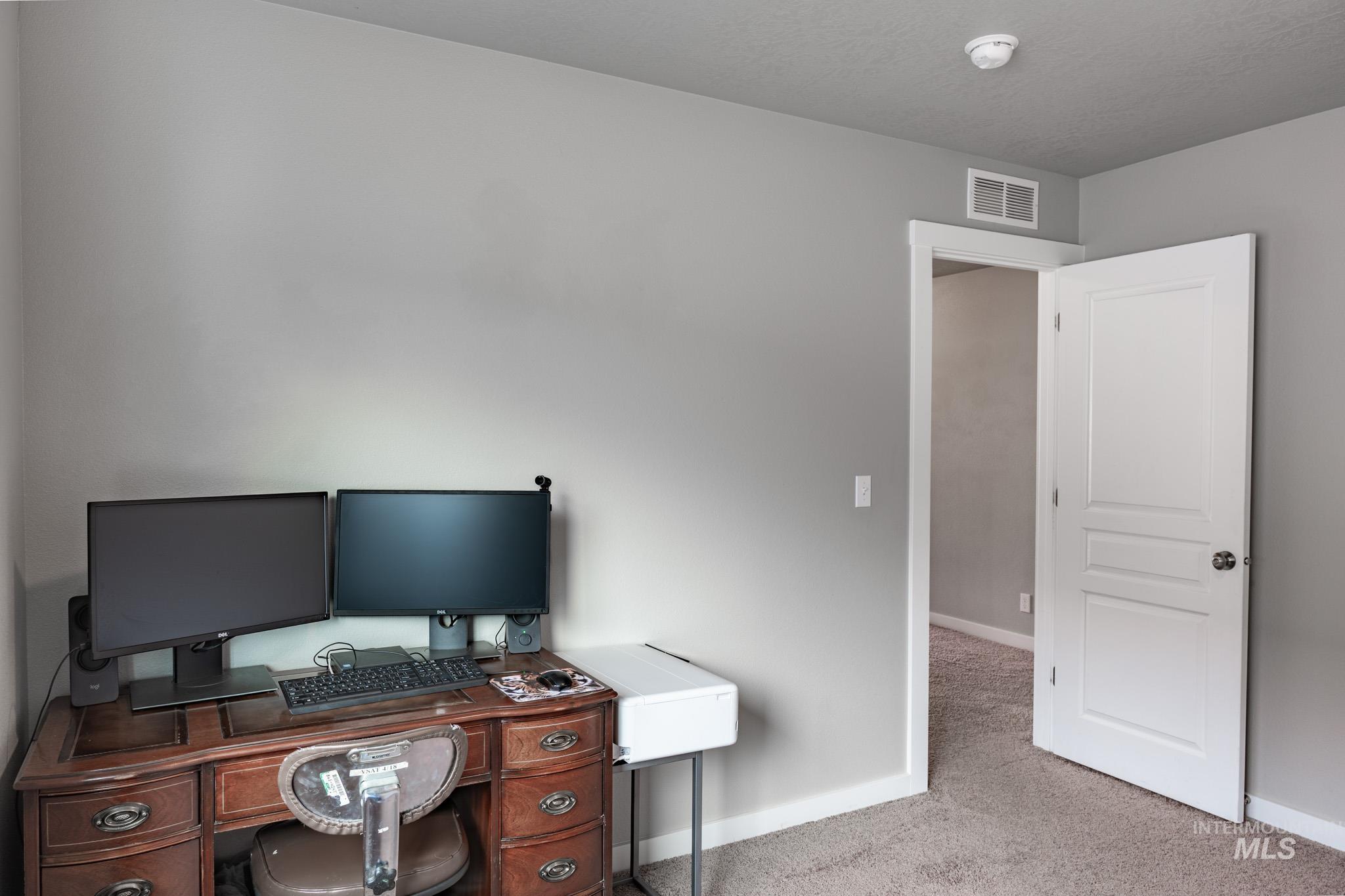 352 Syringa Springs Dr., Fruitland, Idaho 83619-0000, 3 Bedrooms, 2 Bathrooms, Residential For Sale, Price $369,999,MLS 98974244