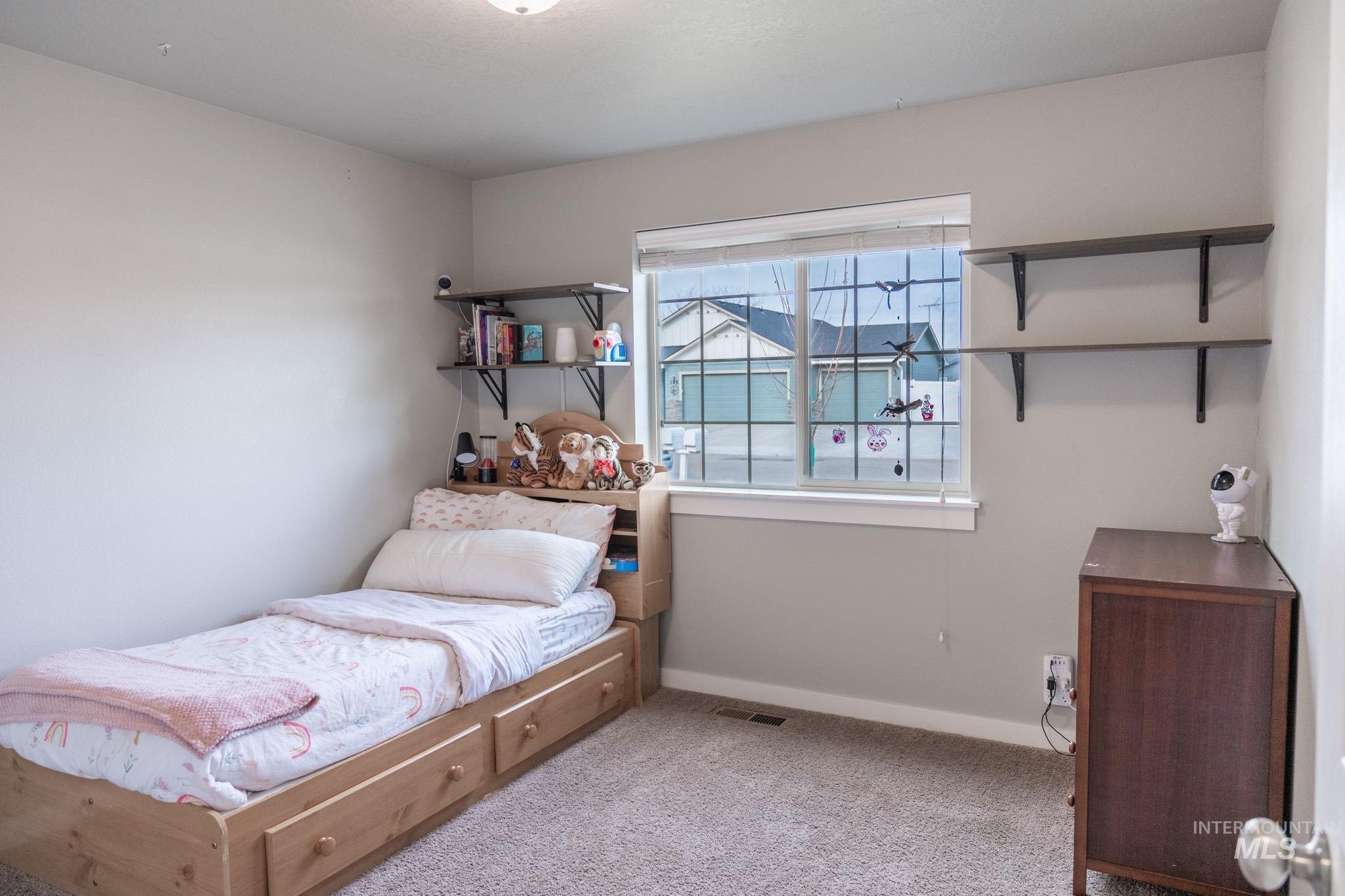 352 Syringa Springs Dr., Fruitland, Idaho 83619-0000, 3 Bedrooms, 2 Bathrooms, Residential For Sale, Price $369,999,MLS 98974244