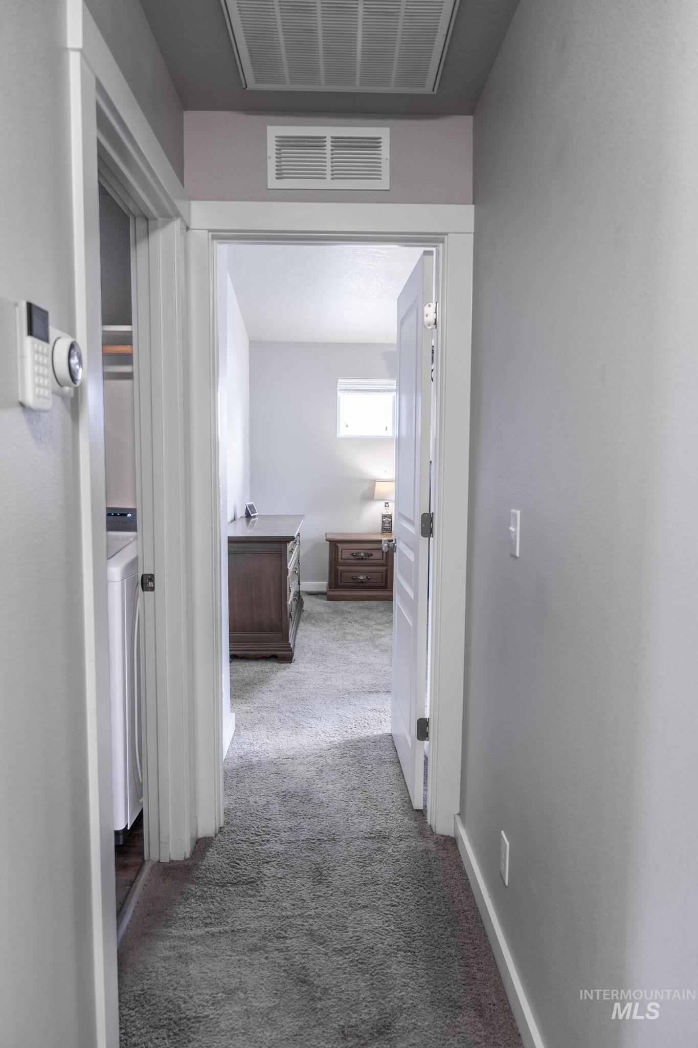 352 Syringa Springs Dr., Fruitland, Idaho 83619-0000, 3 Bedrooms, 2 Bathrooms, Residential For Sale, Price $369,999,MLS 98974244