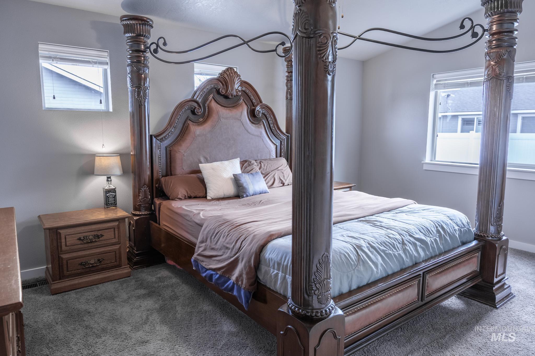 352 Syringa Springs Dr., Fruitland, Idaho 83619-0000, 3 Bedrooms, 2 Bathrooms, Residential For Sale, Price $369,999,MLS 98974244