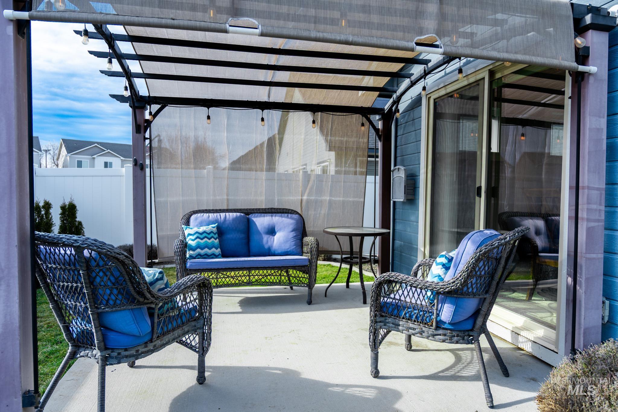 352 Syringa Springs Dr., Fruitland, Idaho 83619-0000, 3 Bedrooms, 2 Bathrooms, Residential For Sale, Price $369,999,MLS 98974244