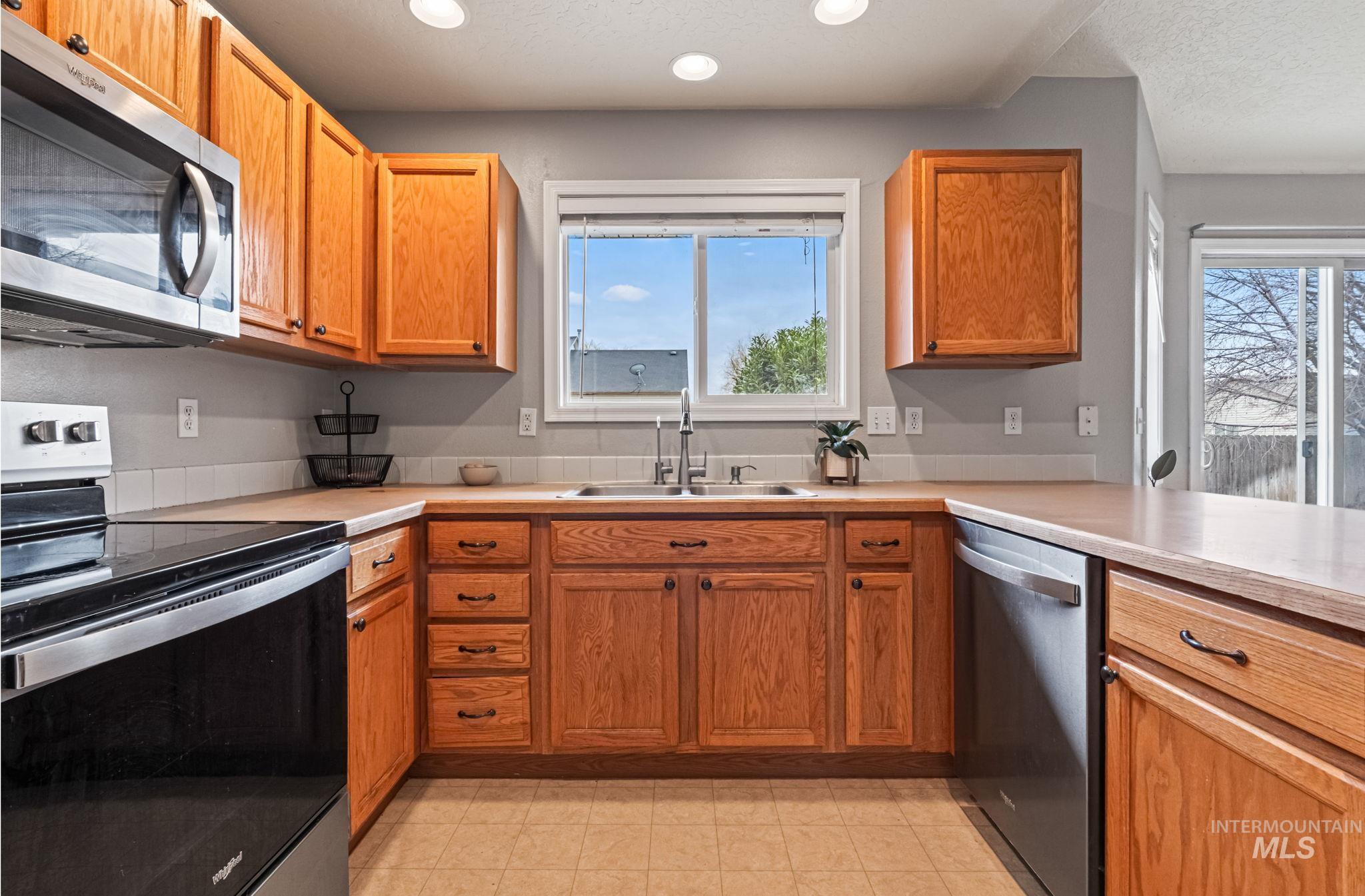 11757 W Mount Hood Ave, Nampa, Idaho 83651, 4 Bedrooms, 3 Bathrooms, Residential For Sale, Price $415,000, 98974245