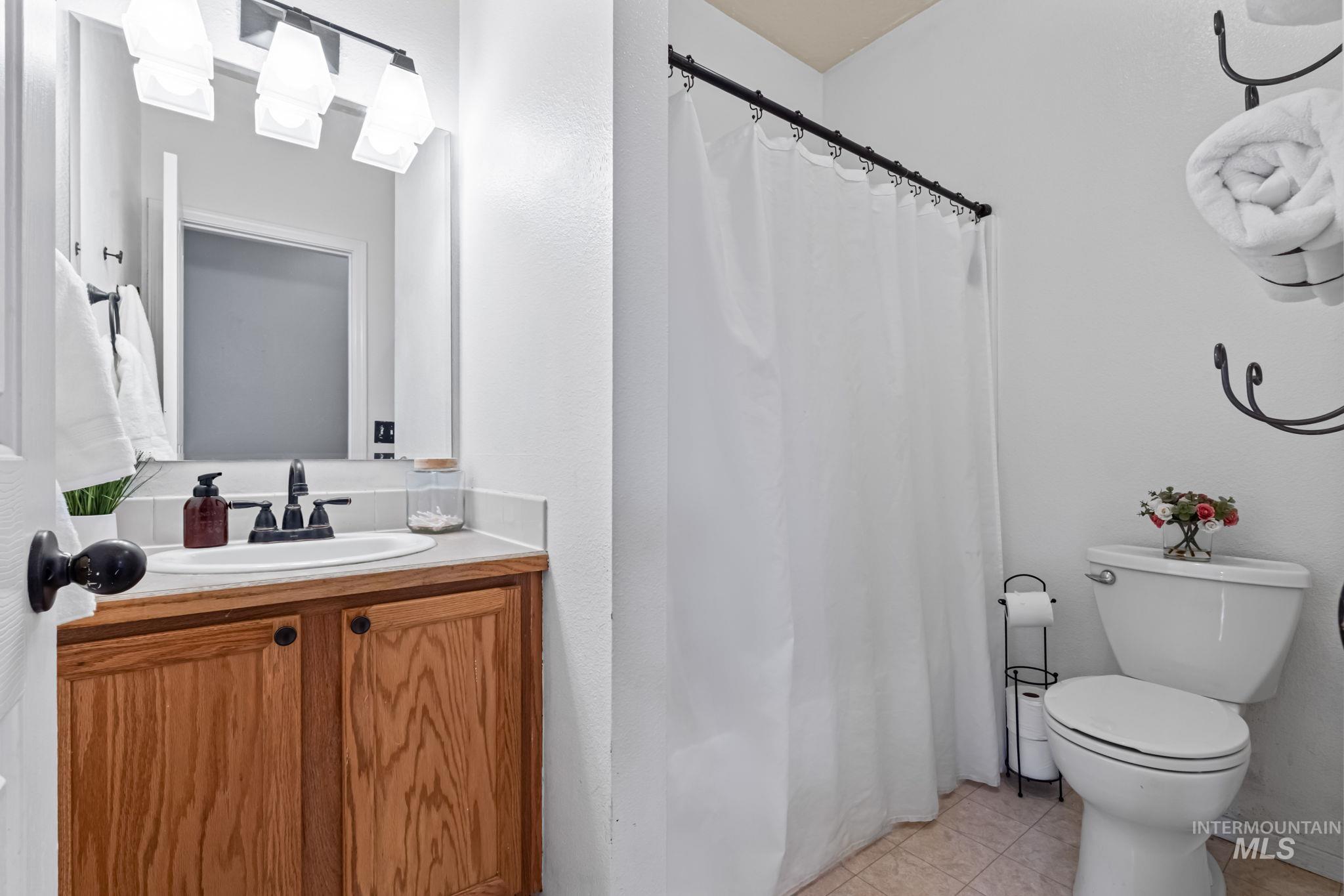 11757 W Mount Hood Ave, Nampa, Idaho 83651, 4 Bedrooms, 3 Bathrooms, Residential For Sale, Price $415,000, 98974245