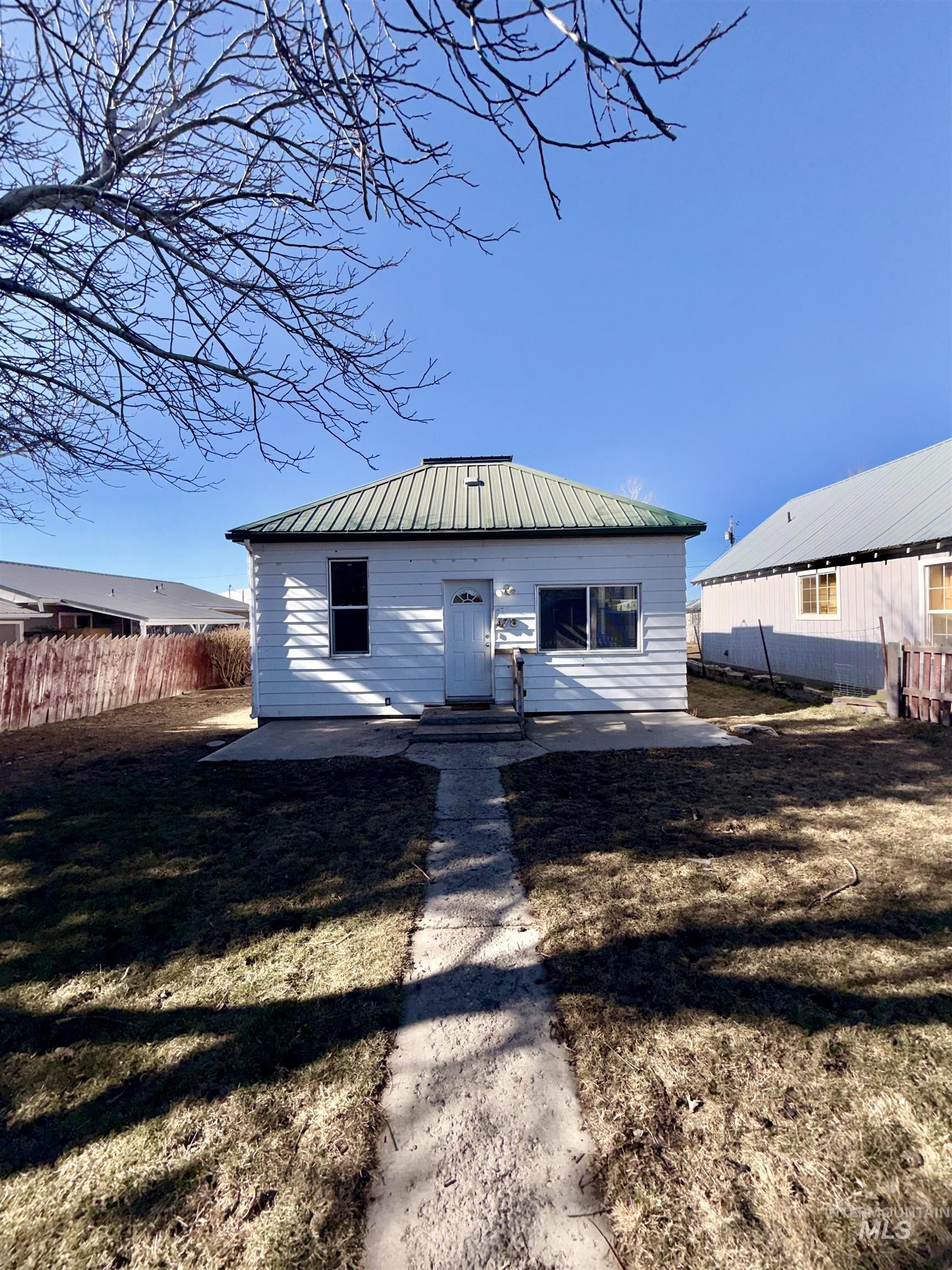 478 2nd St West, Hansen, Idaho 83334, 2 Bedrooms, 1 Bathroom, Residential For Sale, Price $230,000,MLS 98974247