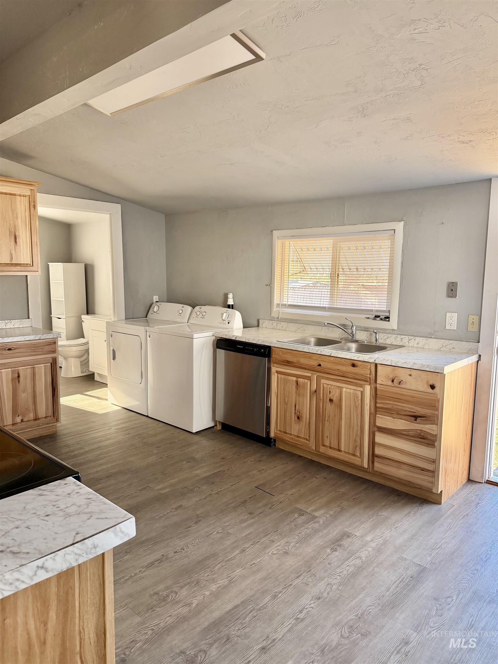 478 2nd St West, Hansen, Idaho 83334, 2 Bedrooms, 1 Bathroom, Residential For Sale, Price $230,000,MLS 98974247