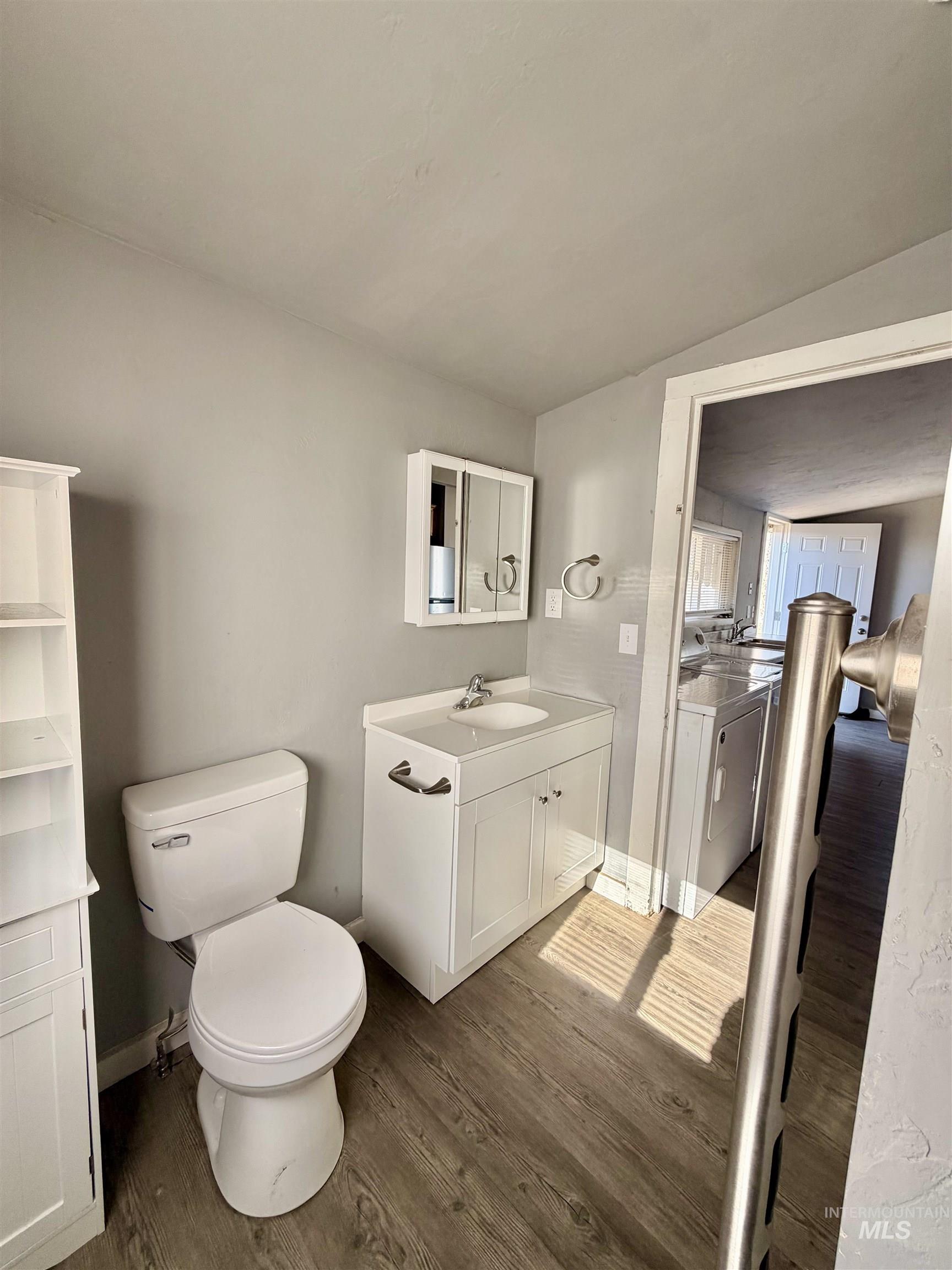 478 2nd St West, Hansen, Idaho 83334, 2 Bedrooms, 1 Bathroom, Residential For Sale, Price $230,000,MLS 98974247