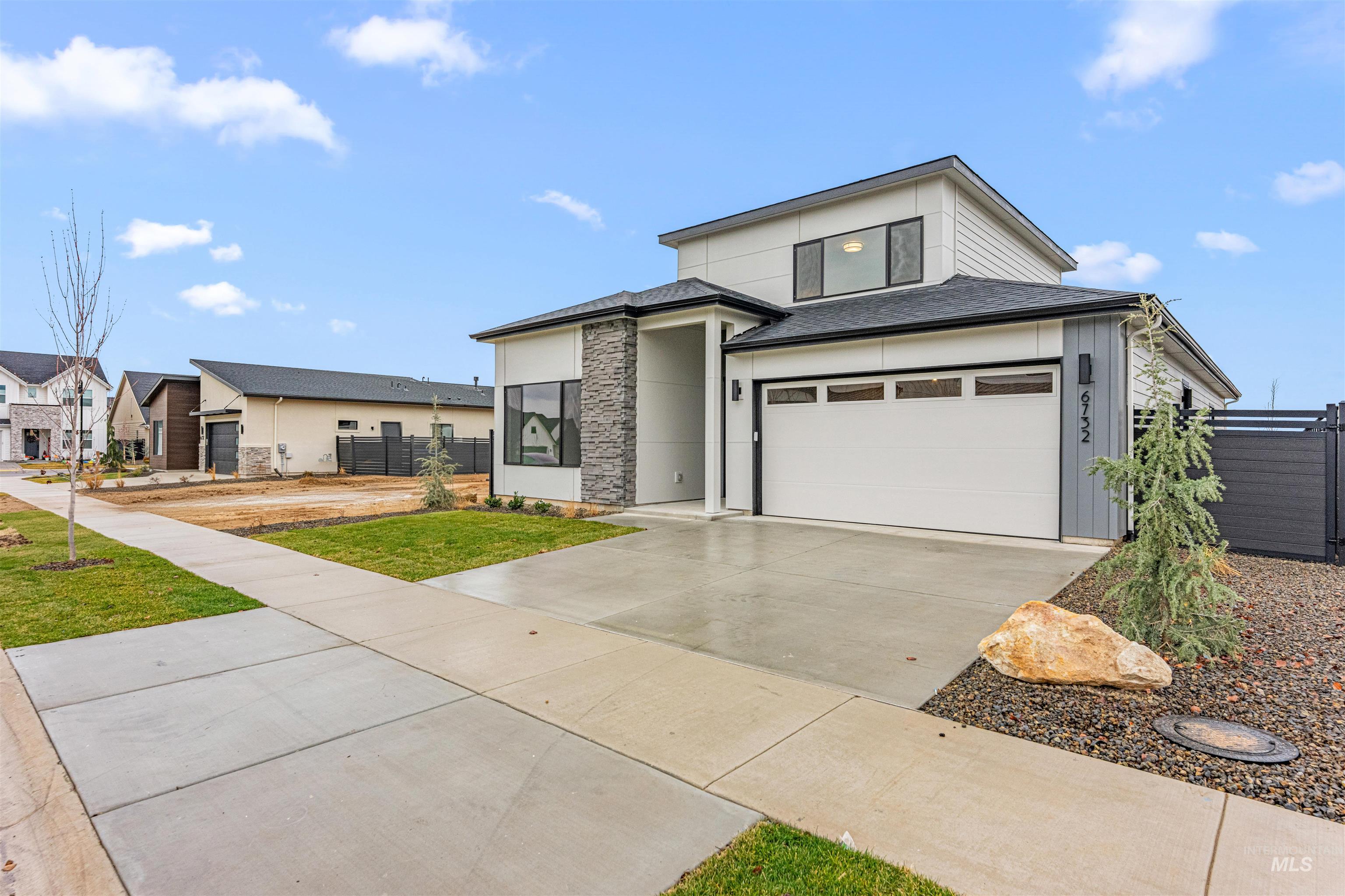 6732 N Magic Mallard Ave, Meridian, Idaho 83646, 3 Bedrooms, 3.5 Bathrooms, Residential For Sale, Price $699,900,MLS 98974249