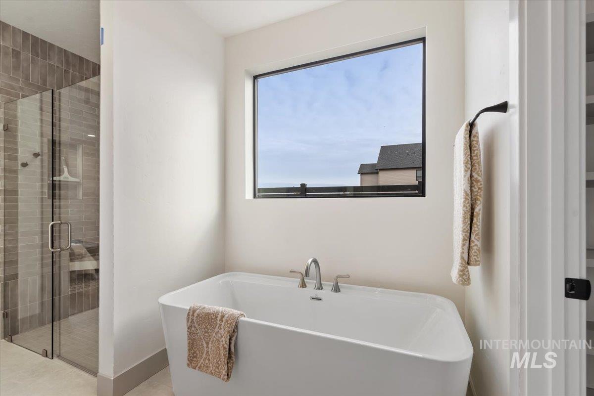 7624 W Old School St, Meridian, Idaho 83646, 5 Bedrooms, 2.5 Bathrooms, Residential For Sale, Price $799,900,MLS 98974252