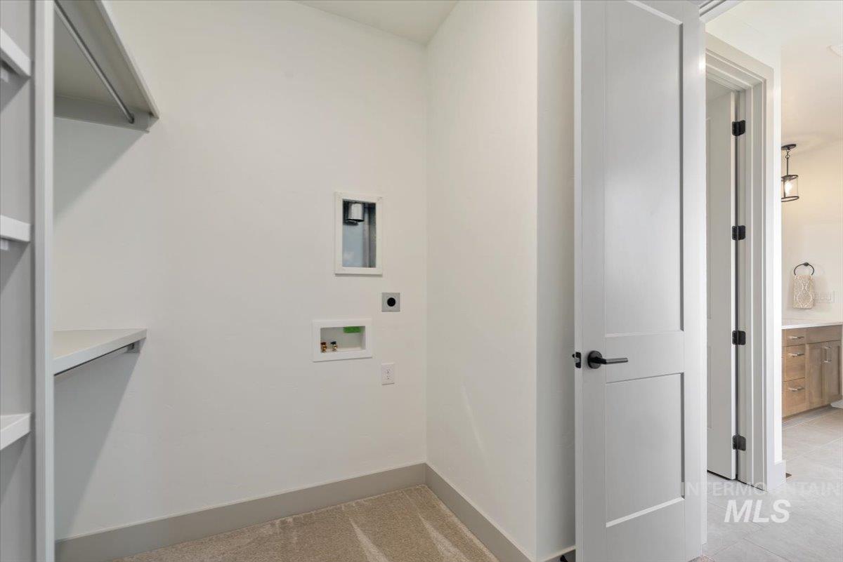 7624 W Old School St, Meridian, Idaho 83646, 5 Bedrooms, 2.5 Bathrooms, Residential For Sale, Price $799,900,MLS 98974252