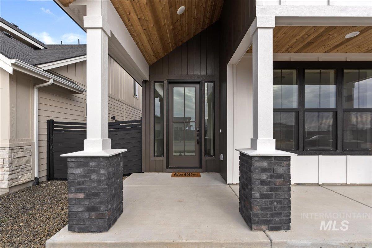 7624 W Old School St, Meridian, Idaho 83646, 5 Bedrooms, 2.5 Bathrooms, Residential For Sale, Price $789,900,MLS 98974252