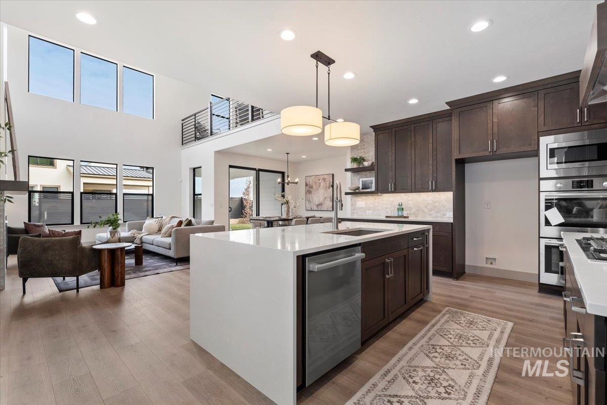 7624 W Old School St, Meridian, Idaho 83646, 5 Bedrooms, 2.5 Bathrooms, Residential For Sale, Price $799,900,MLS 98974252