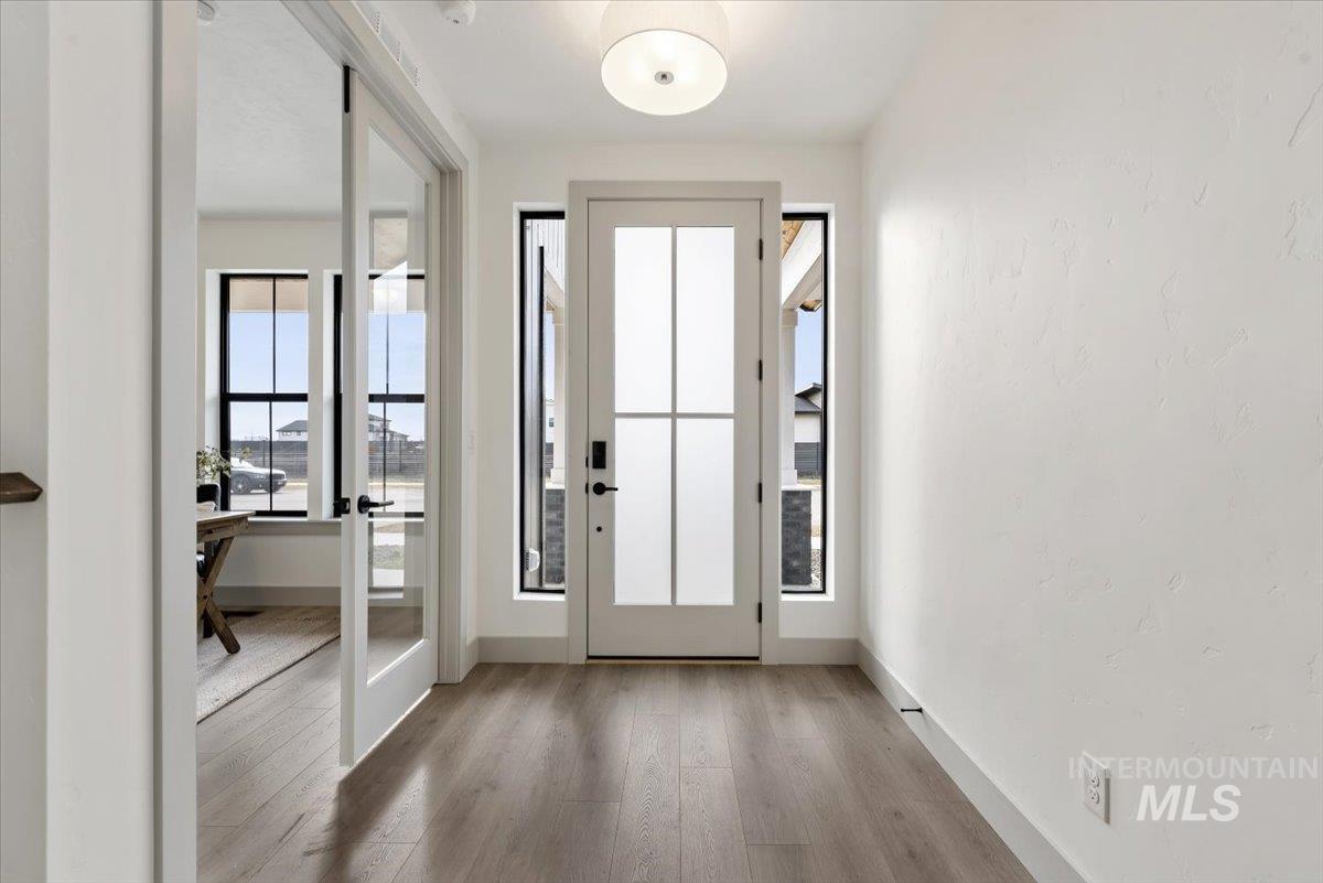 7580 W Old School St, Meridian, Idaho 83646, 5 Bedrooms, 2.5 Bathrooms, Residential For Sale, Price $754,800,MLS 98974255