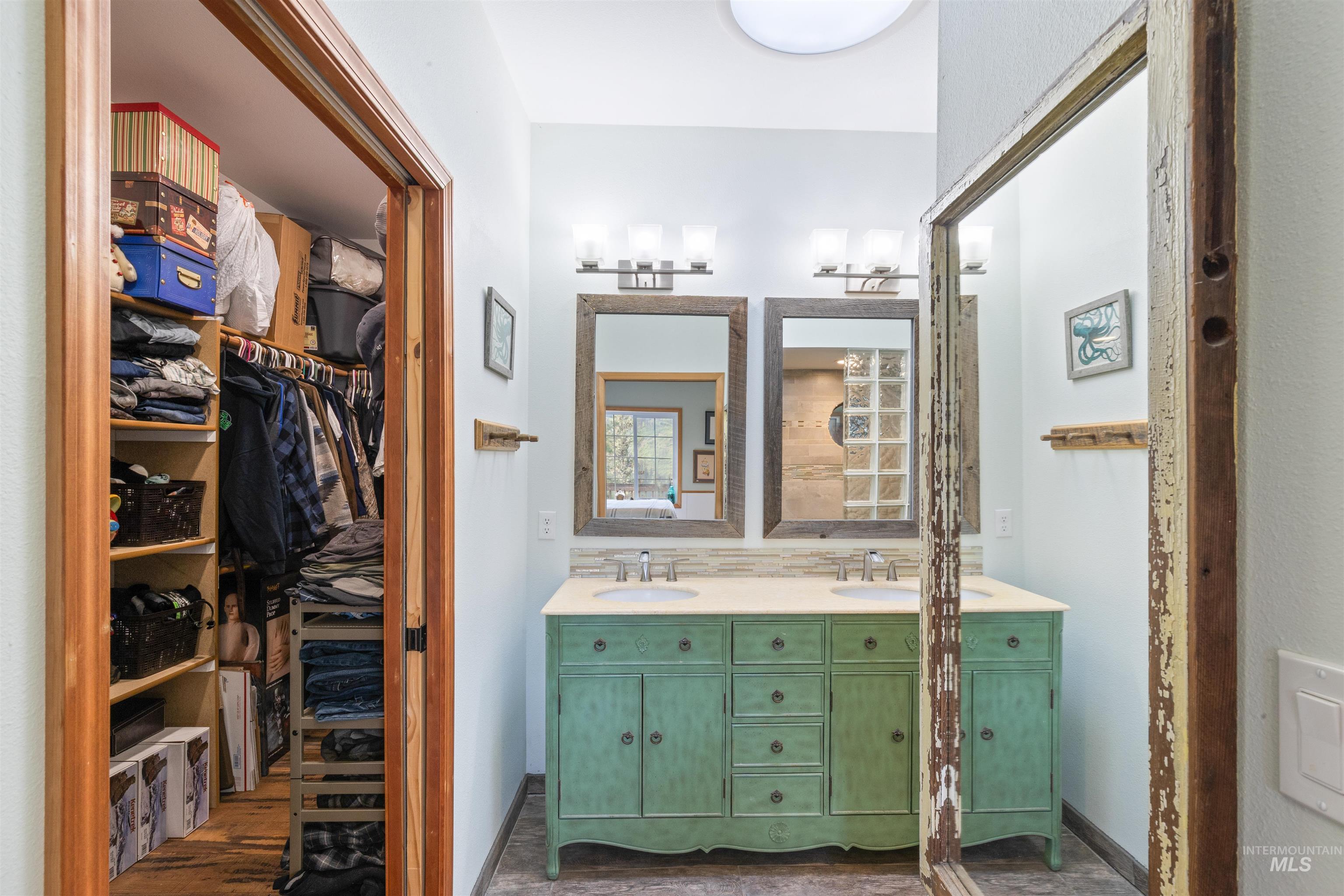 643 Adams Road, Orofino, Idaho 83544, 2 Bedrooms, 3 Bathrooms, Residential For Sale, Price $699,999,MLS 98974256