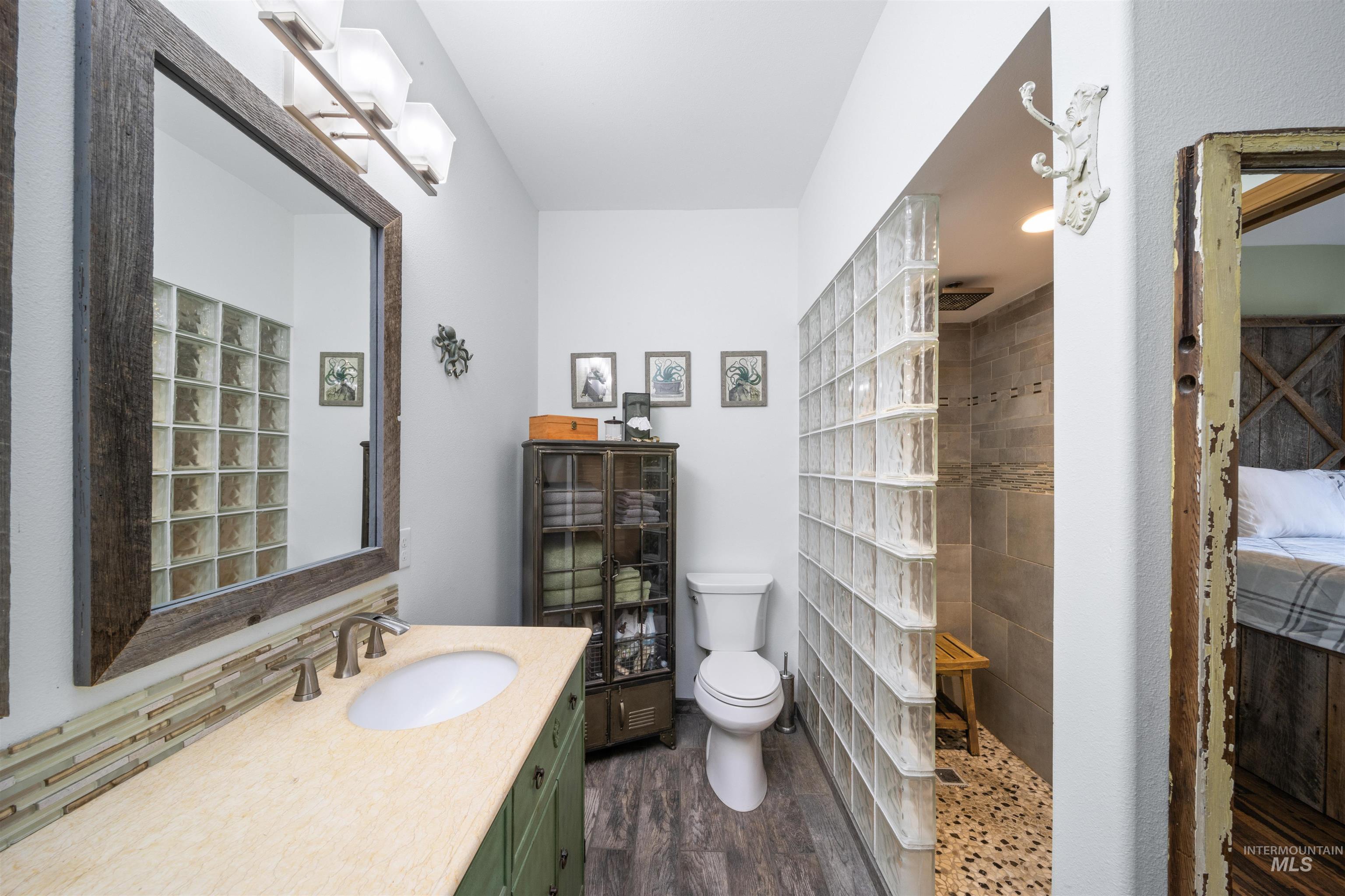 643 Adams Road, Orofino, Idaho 83544, 2 Bedrooms, 3 Bathrooms, Residential For Sale, Price $699,999,MLS 98974256