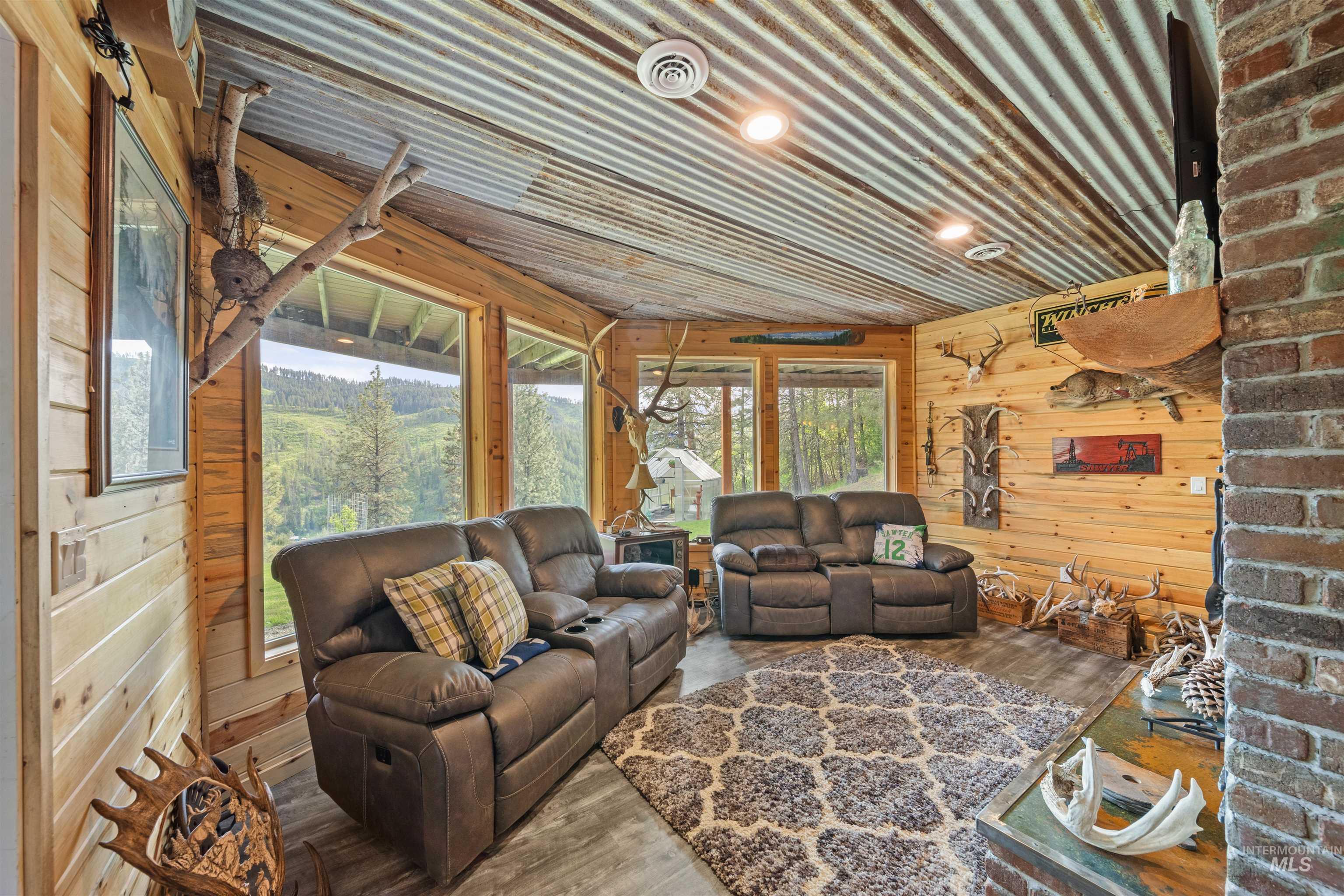 643 Adams Road, Orofino, Idaho 83544, 2 Bedrooms, 3 Bathrooms, Residential For Sale, Price $699,999,MLS 98974256