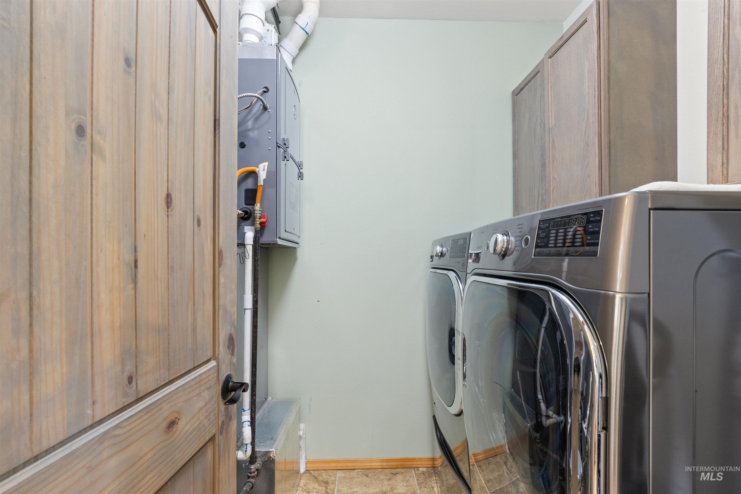 643 Adams Road, Orofino, Idaho 83544, 2 Bedrooms, 3 Bathrooms, Residential For Sale, Price $699,999,MLS 98974256