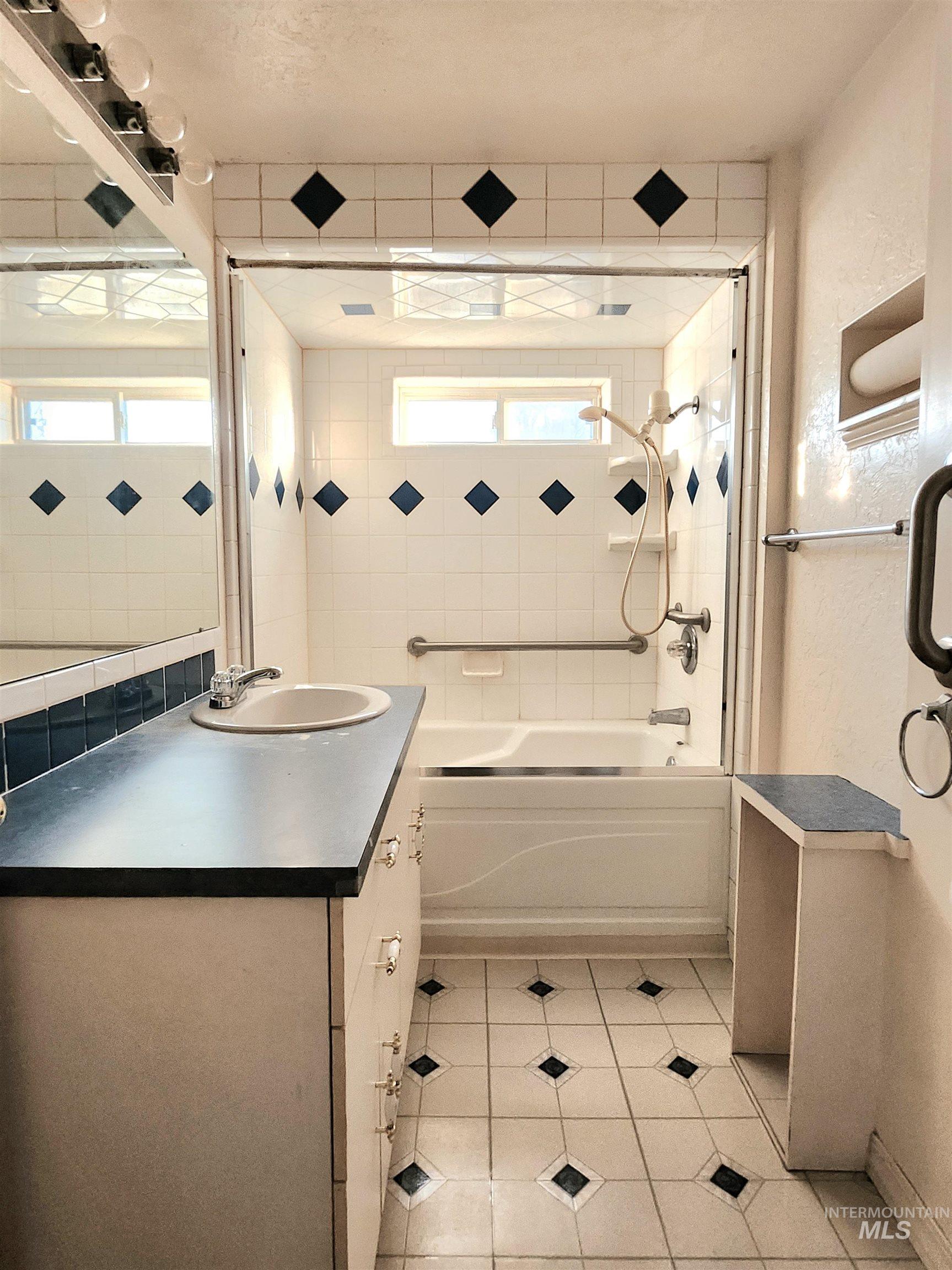 111 S Elder St, Nampa, Idaho 83686, 2 Bedrooms, 2 Bathrooms, Residential For Sale, Price $350,000, 98974257