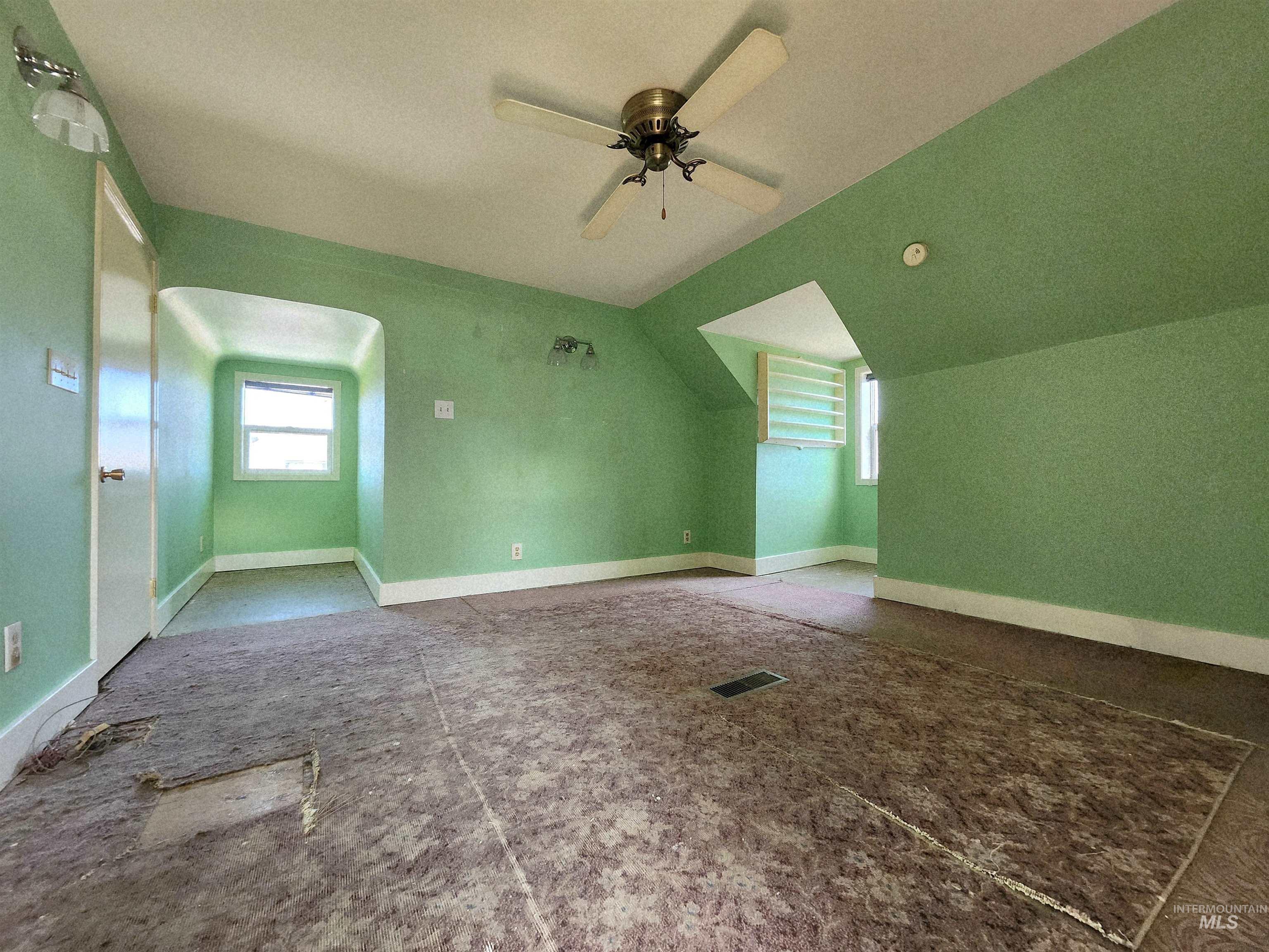 111 S Elder St, Nampa, Idaho 83686, 2 Bedrooms, 2 Bathrooms, Residential For Sale, Price $350,000, 98974257